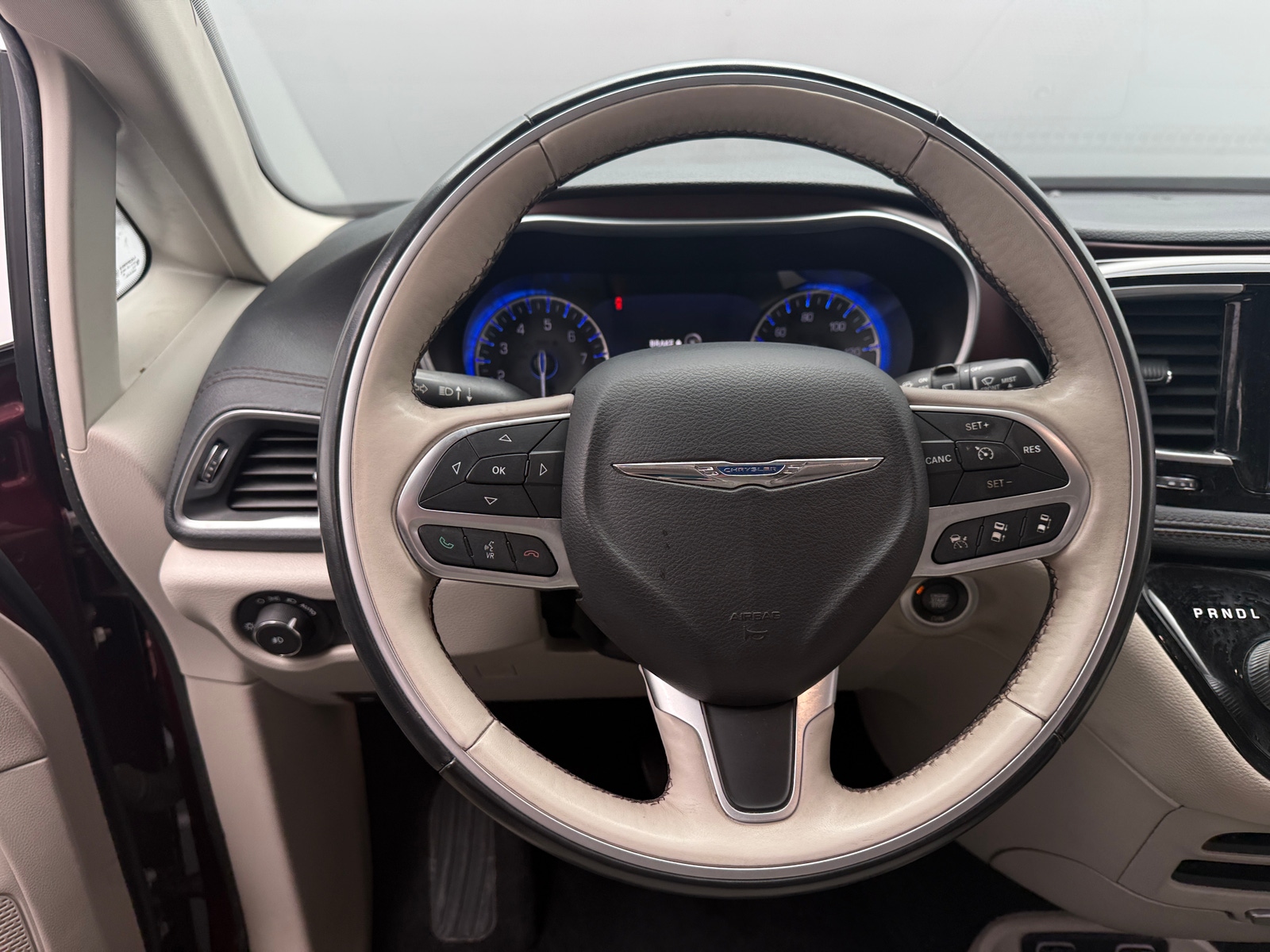 Thumbnail: 2017 Chrysler Pacifica - 4