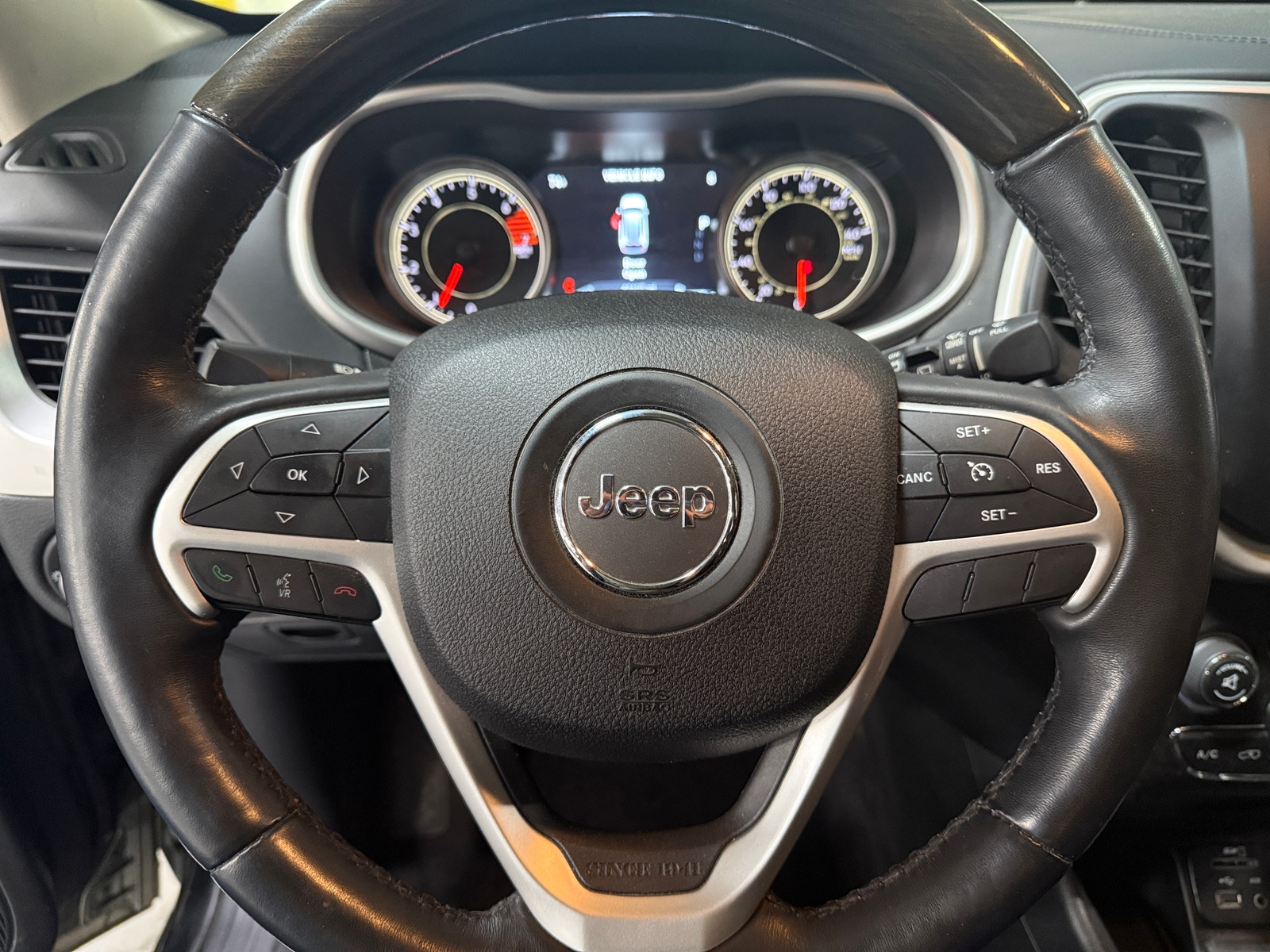 Thumbnail: 2016 Jeep Cherokee - 4