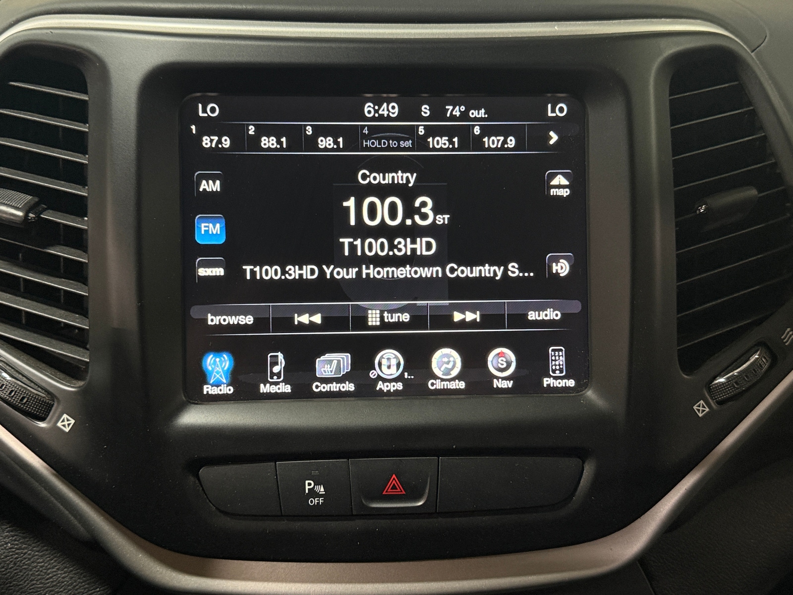 Thumbnail: 2016 Jeep Cherokee - 3