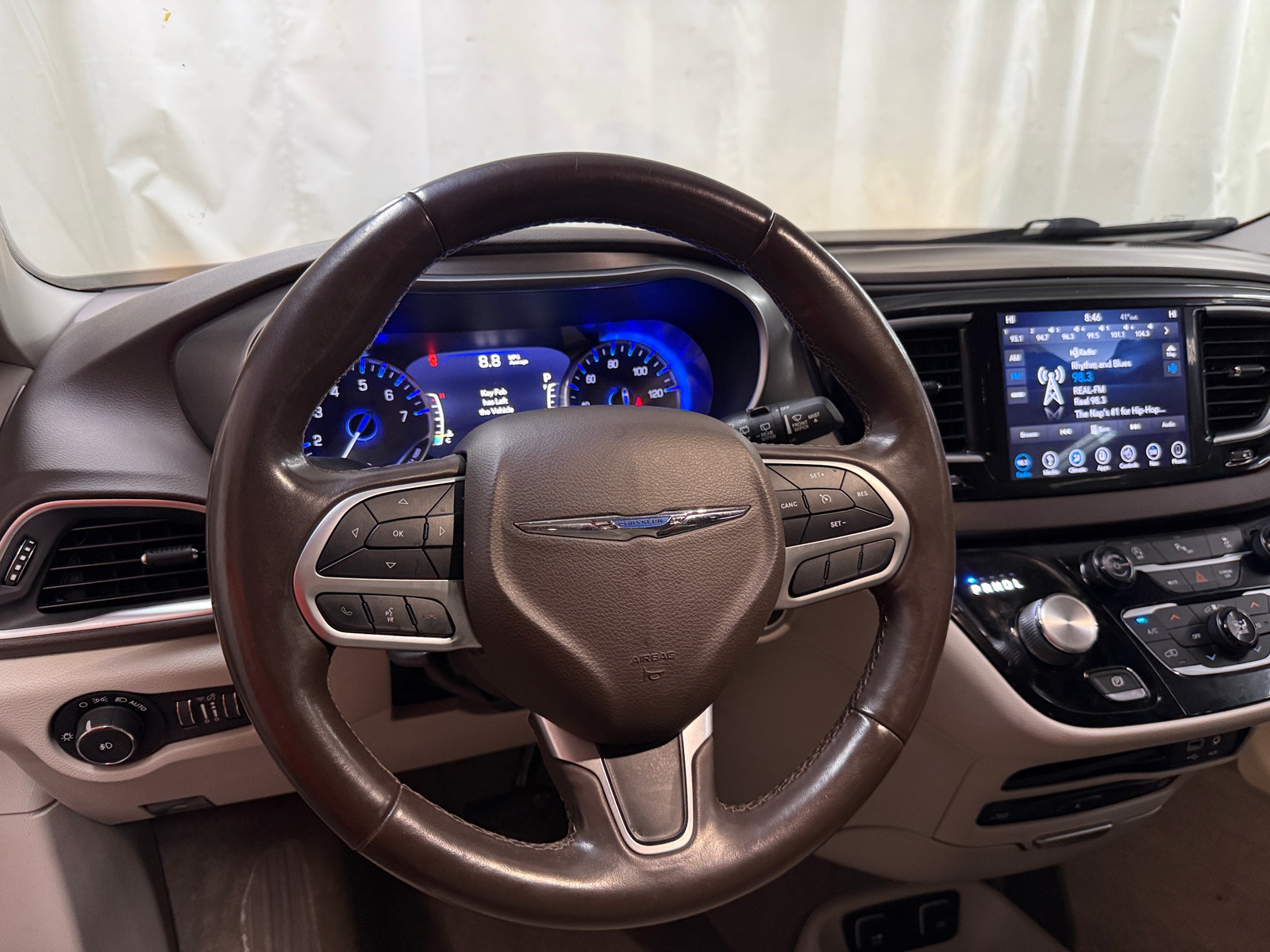 Thumbnail: 2018 Chrysler Pacifica - 4