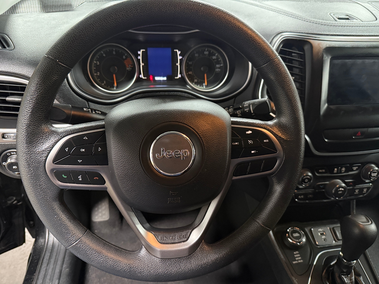 Thumbnail: 2019 Jeep Cherokee - 5