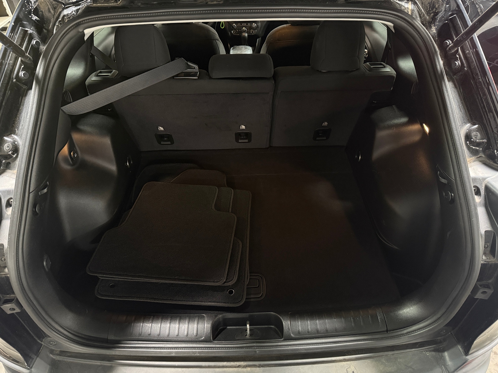 Thumbnail: 2019 Jeep Cherokee - 7