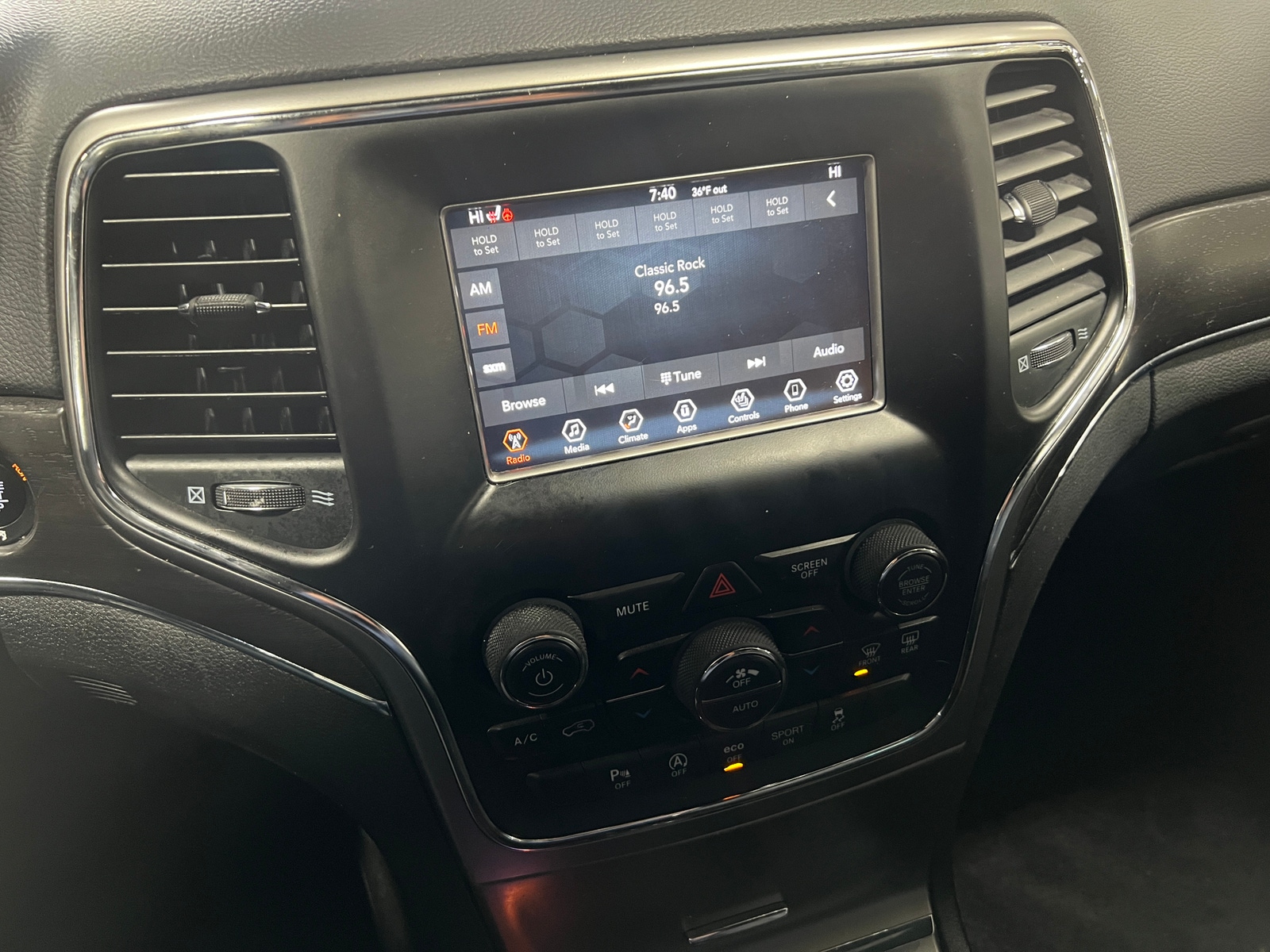 Thumbnail: 2018 Jeep Grand Cherokee - 3