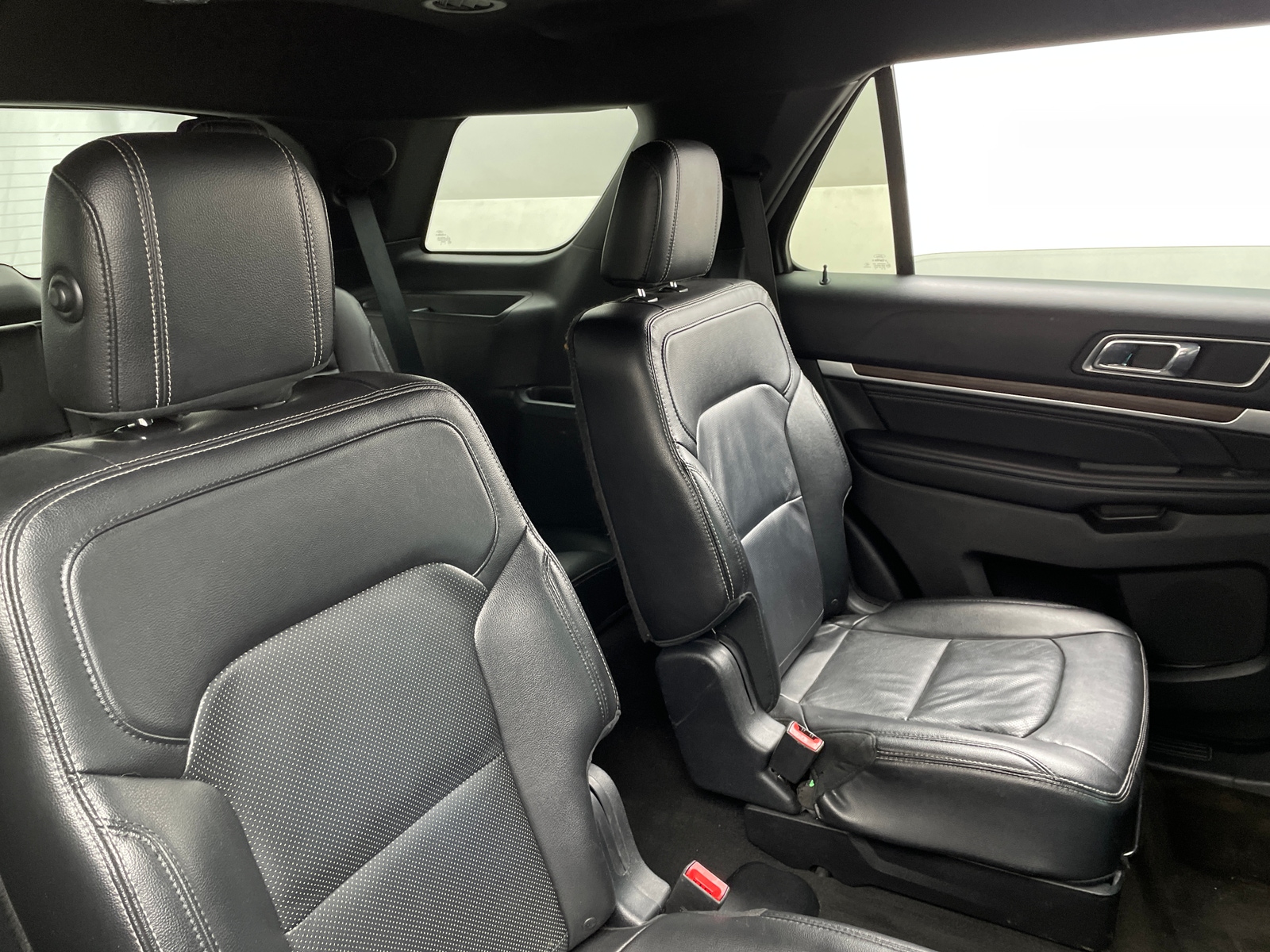 Thumbnail: 2016 Ford Explorer - 5