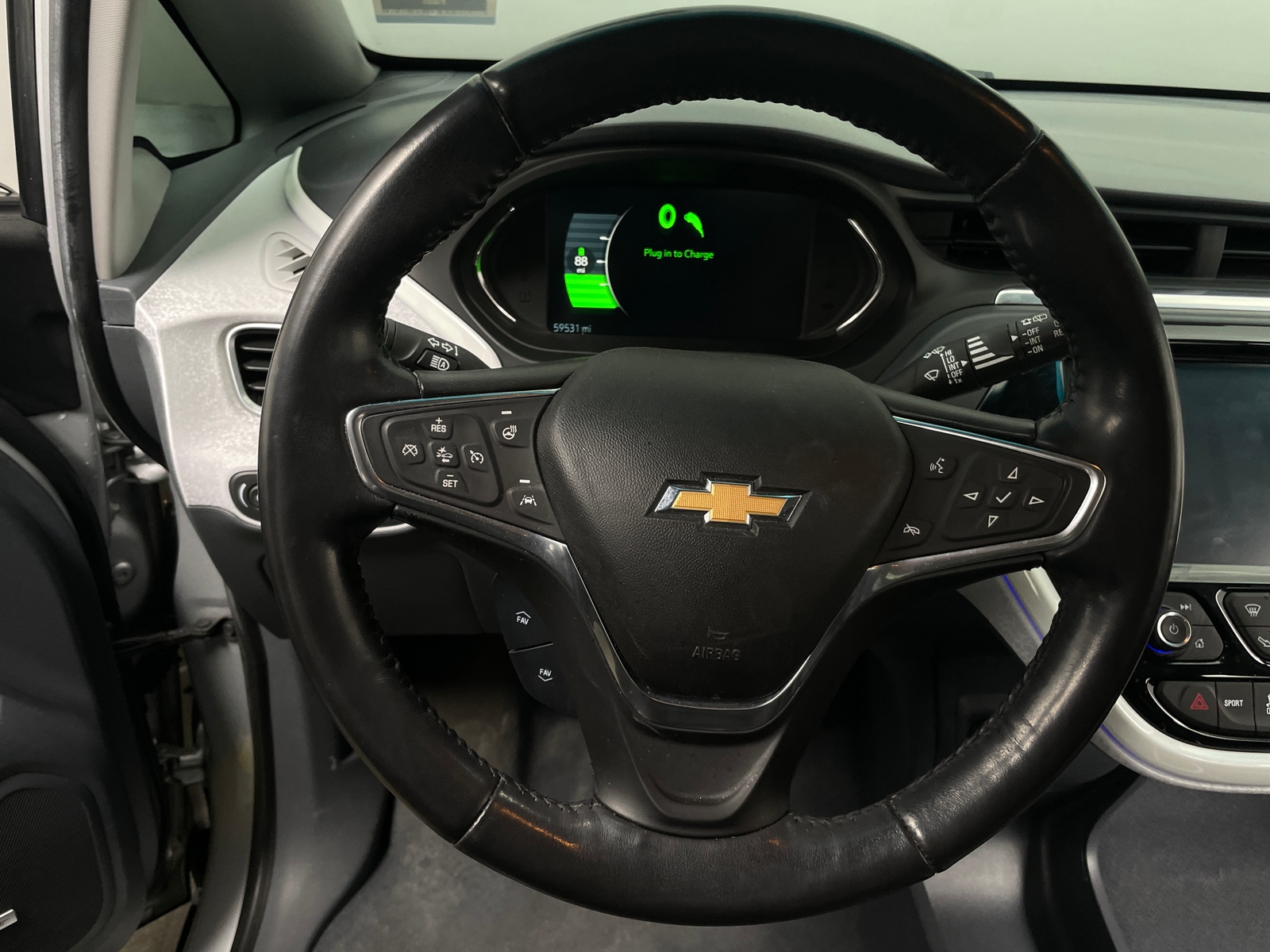 Thumbnail: 2019 Chevrolet Bolt EV - 4