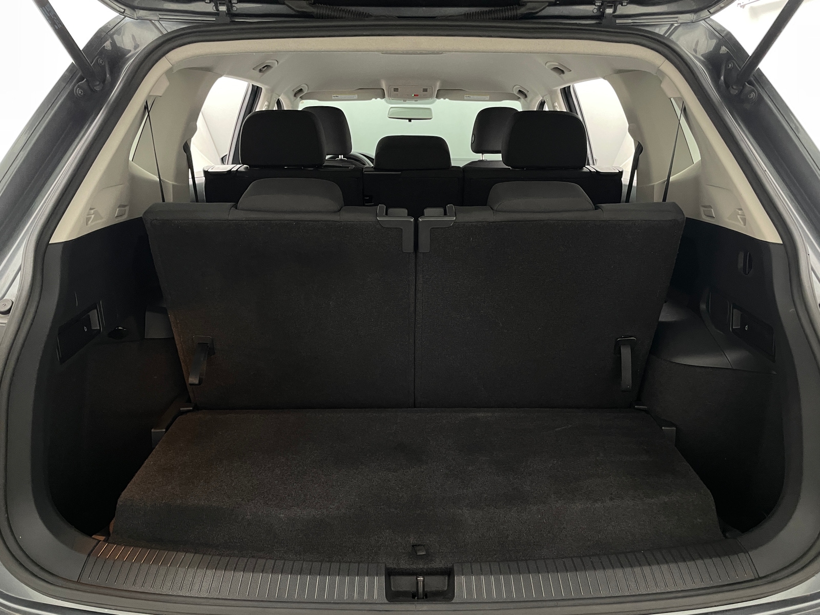 Thumbnail: 2021 Volkswagen Tiguan - 7