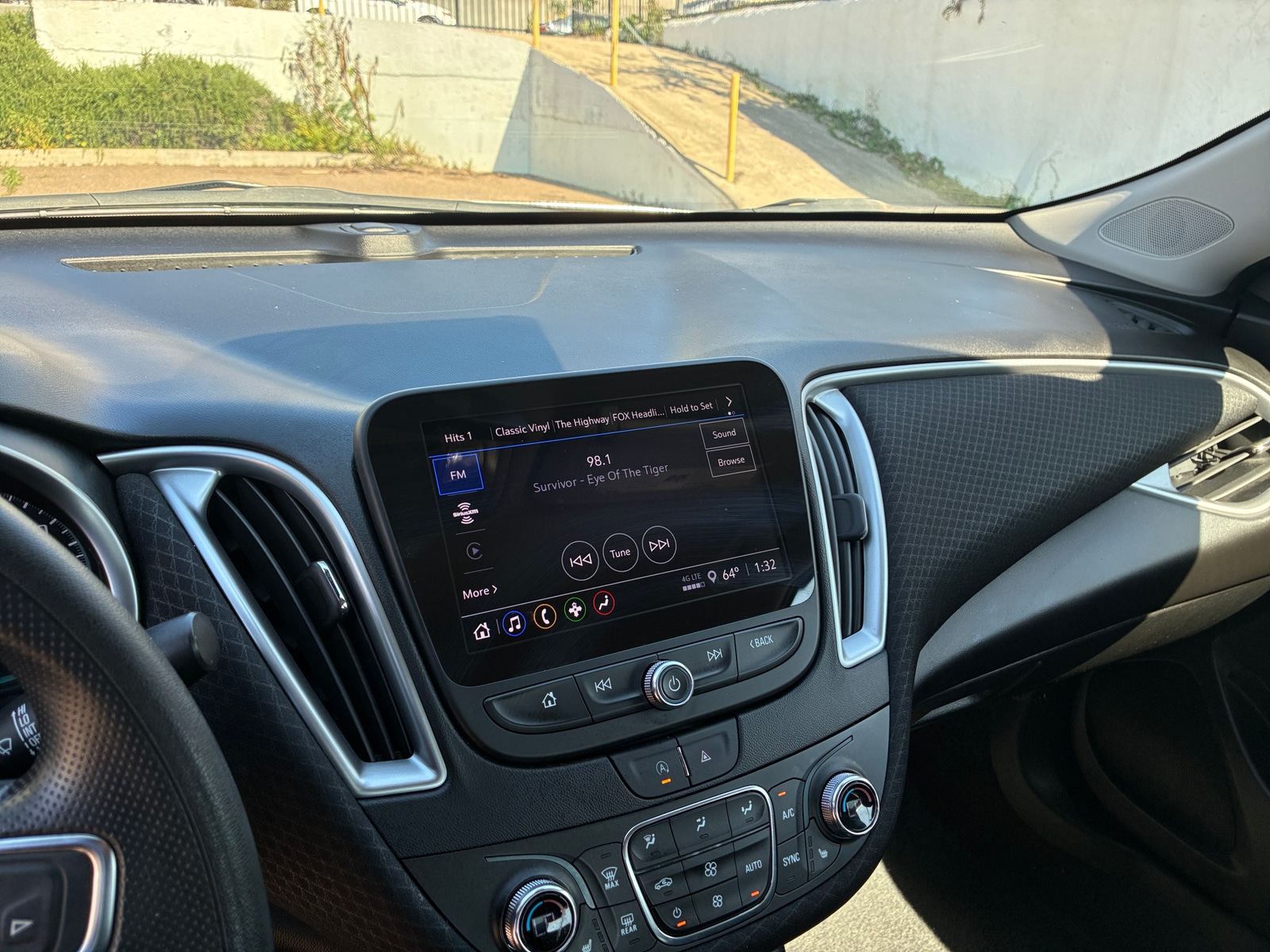 Thumbnail: 2024 Chevrolet Malibu - 4