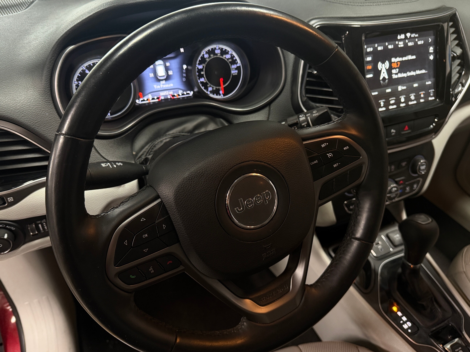 Thumbnail: 2019 Jeep Cherokee - 4