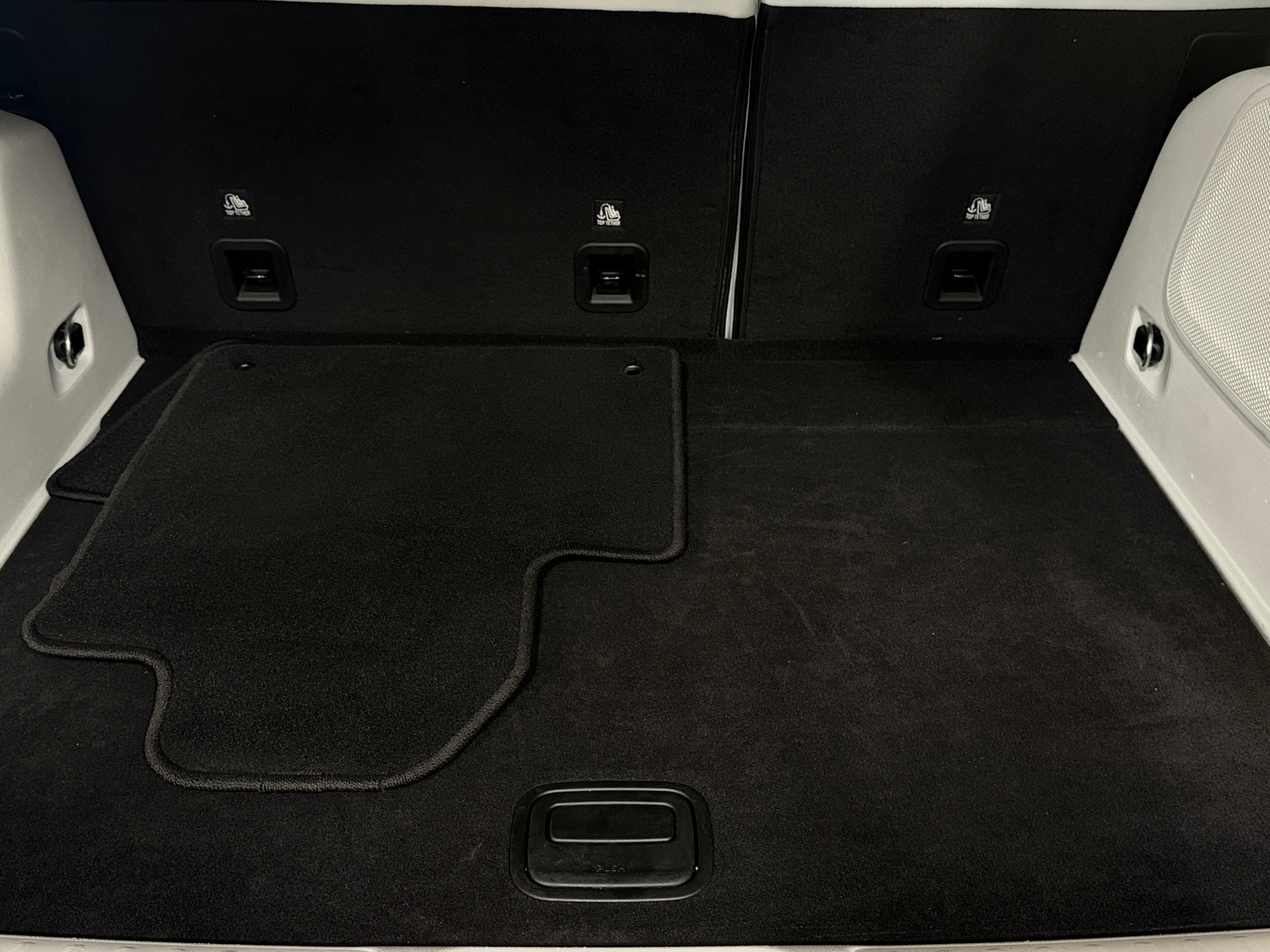 Thumbnail: 2019 Jeep Cherokee - 6