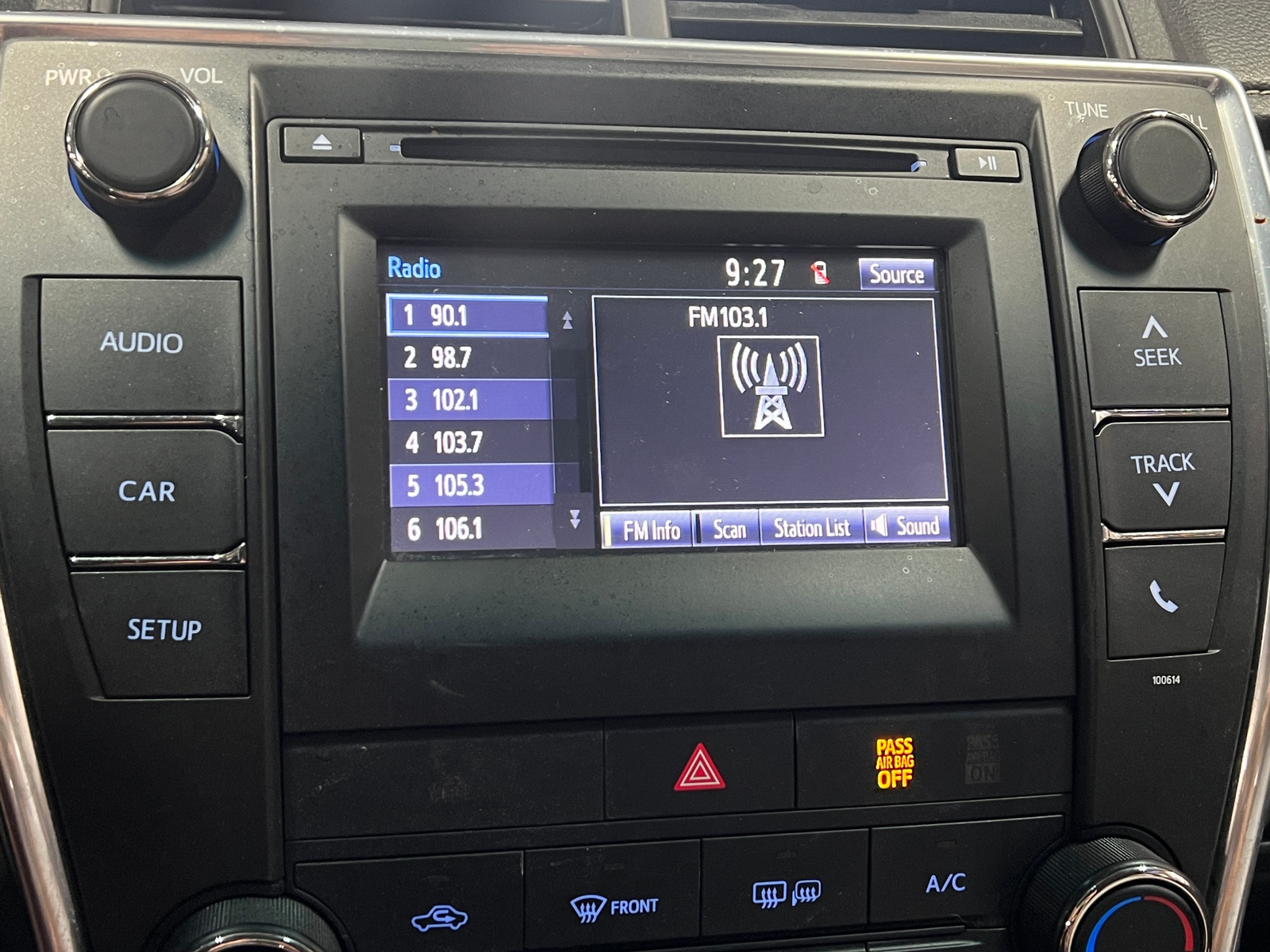 Thumbnail: 2016 Toyota Camry - 4