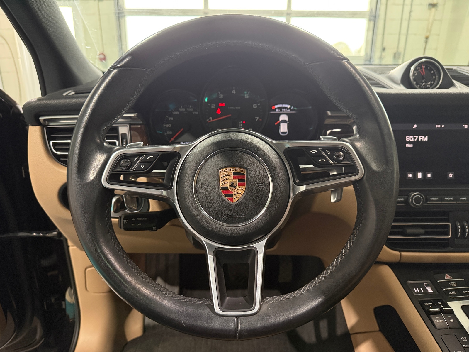 Thumbnail: 2020 Porsche Macan - 4