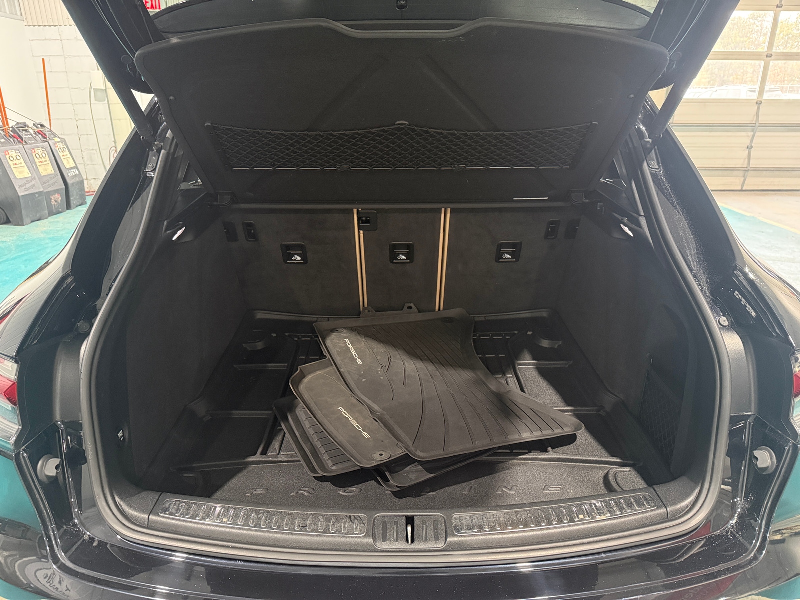 Thumbnail: 2020 Porsche Macan - 6