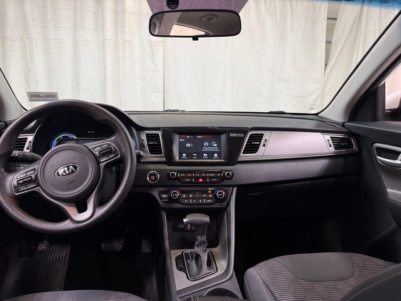 Thumbnail: 2019 Kia Niro - 3