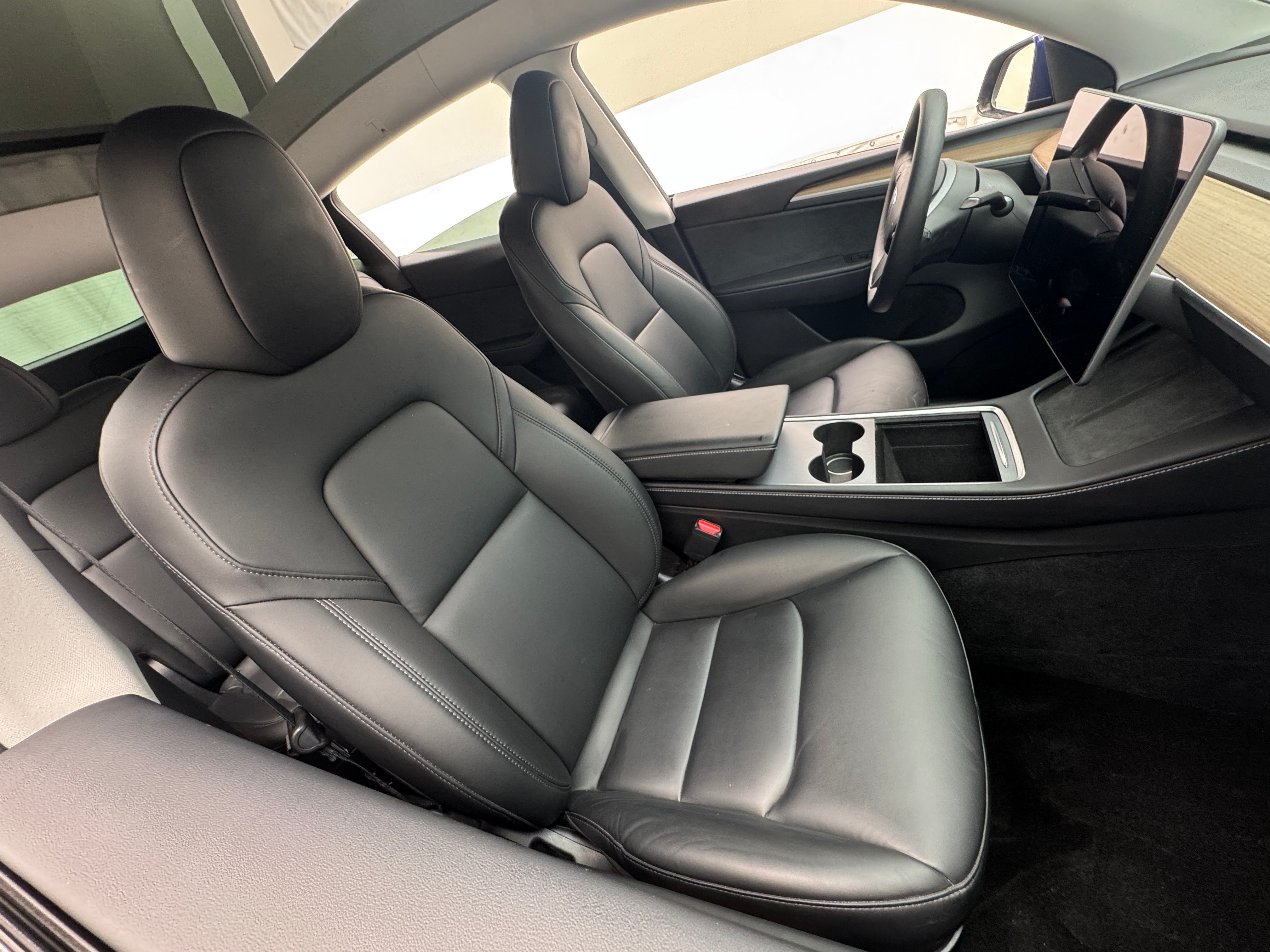 Used 2024 Tesla Model Y Long Range with VIN 7SAYGDEE2RA233984 for sale in Auburn, WA