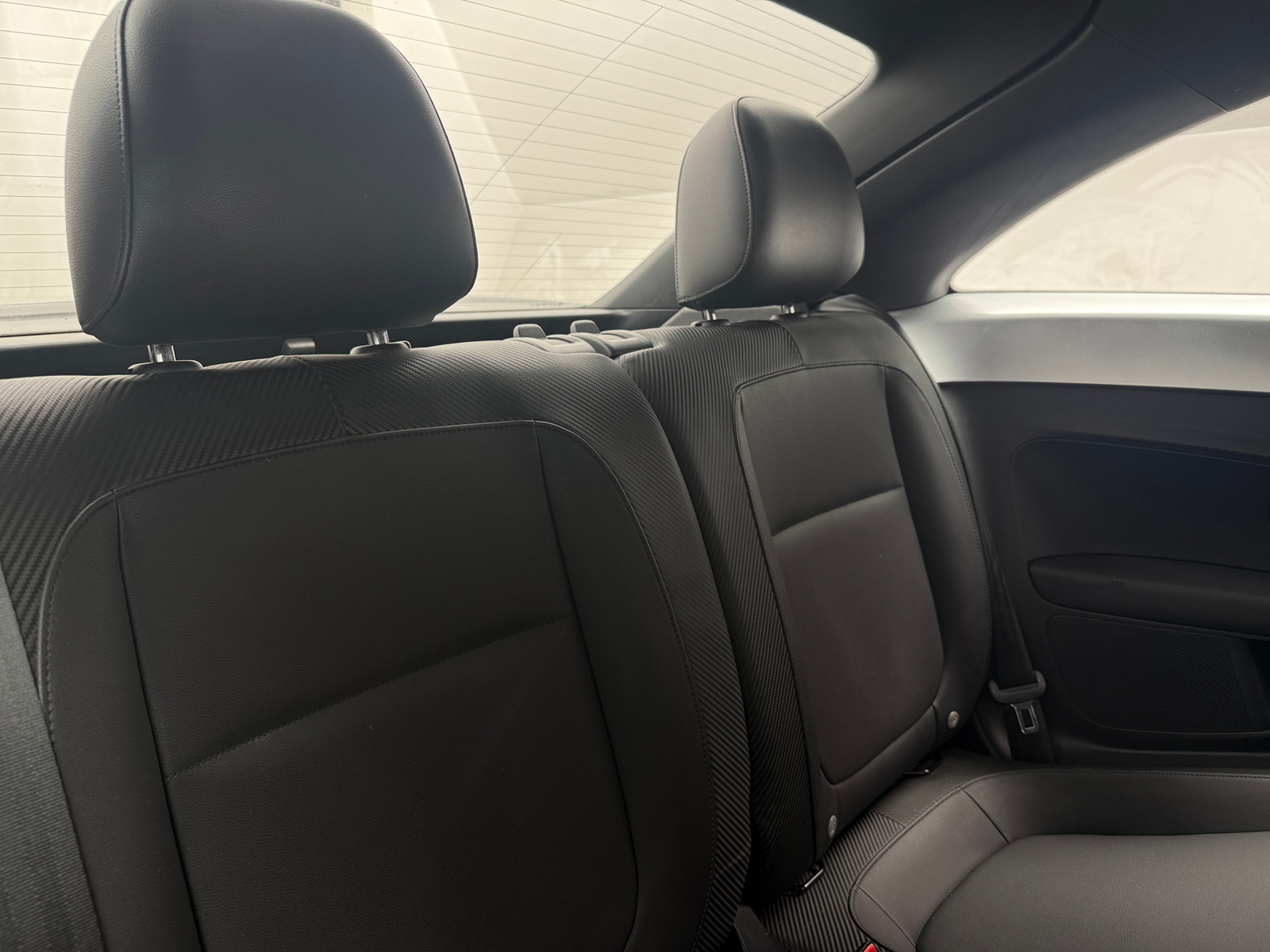 Thumbnail: 2016 Volkswagen Beetle - 4