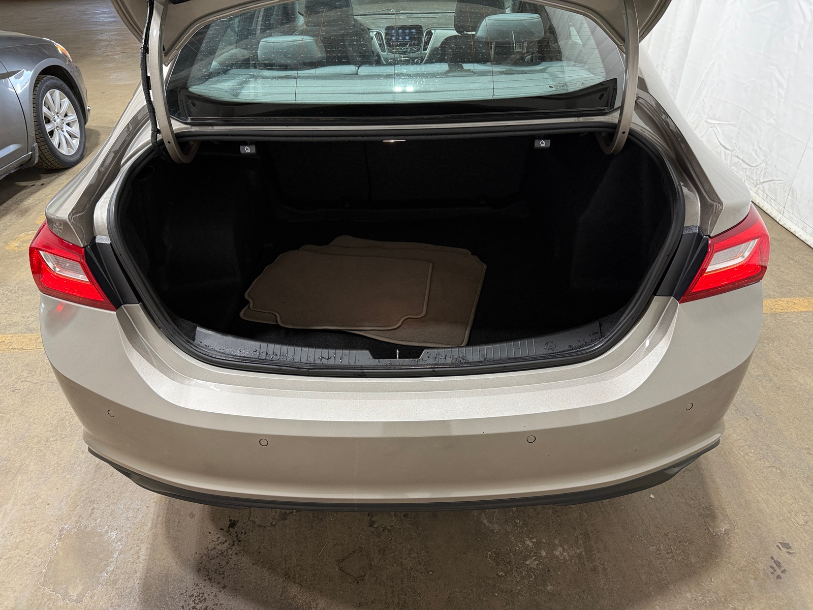 Thumbnail: 2022 Chevrolet Malibu - 7