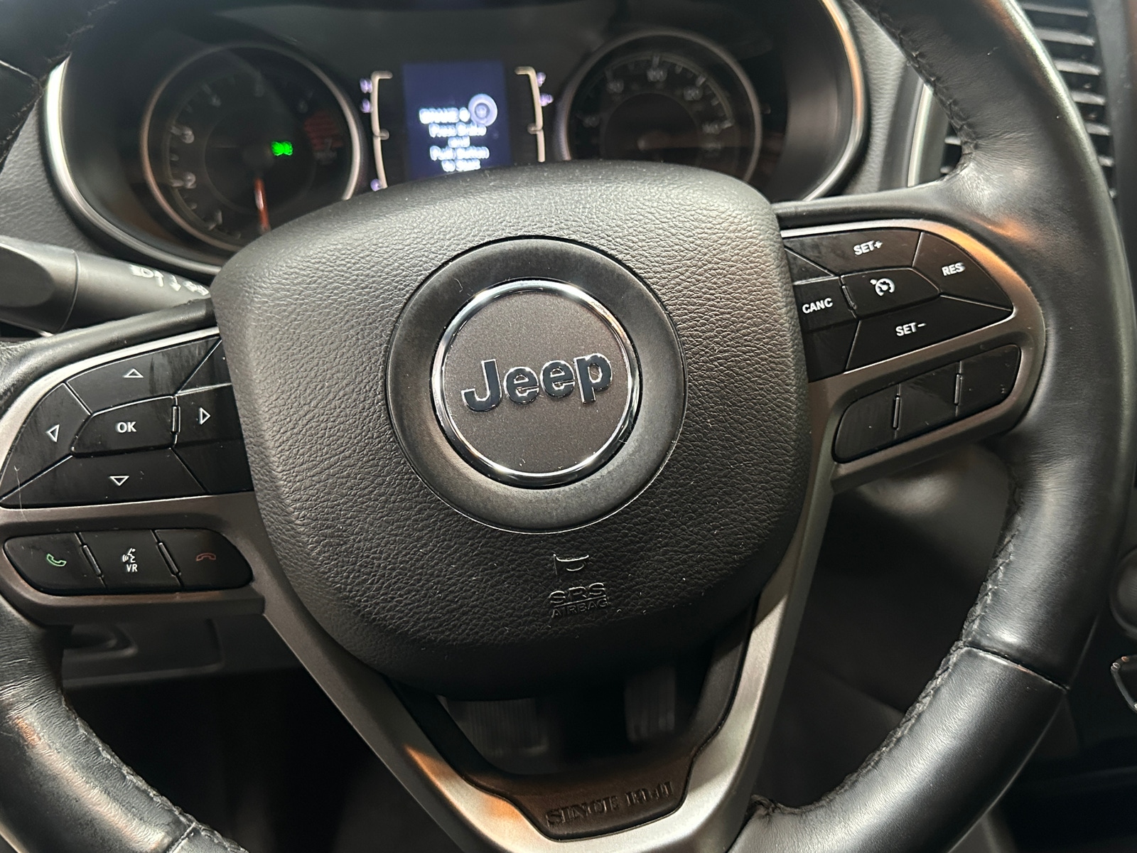 Thumbnail: 2019 Jeep Cherokee - 5