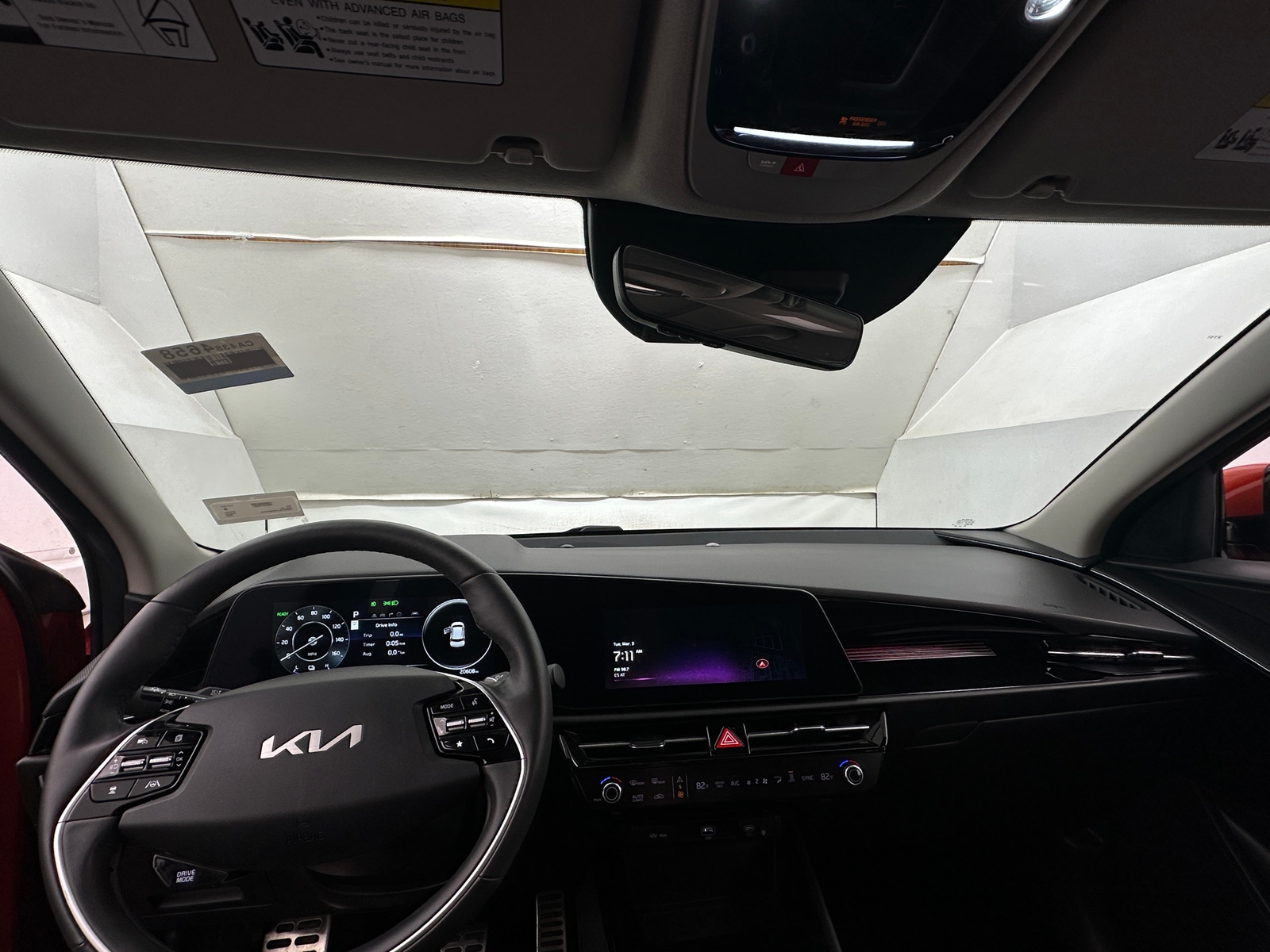 Thumbnail: 2023 Kia Niro - 2