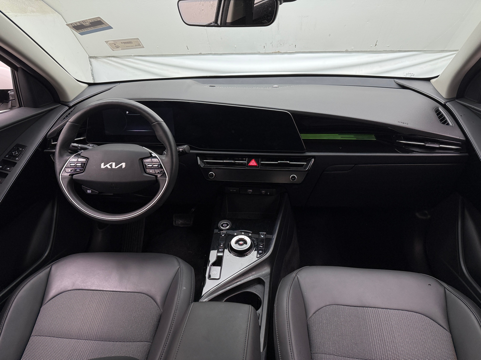 Thumbnail: 2024 Kia Niro - 3