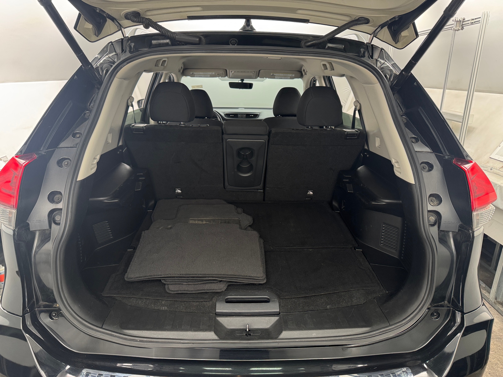 Thumbnail: 2018 Nissan Rogue - 7