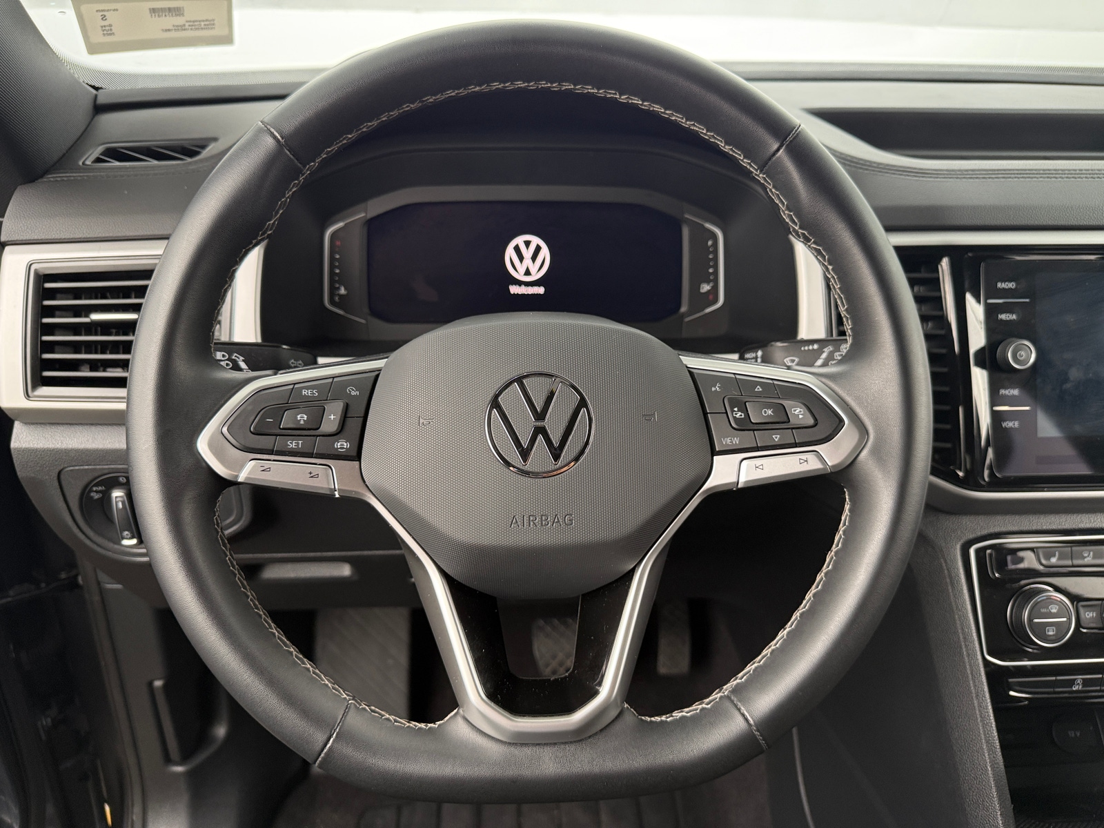 Thumbnail: 2022 Volkswagen Atlas - 4