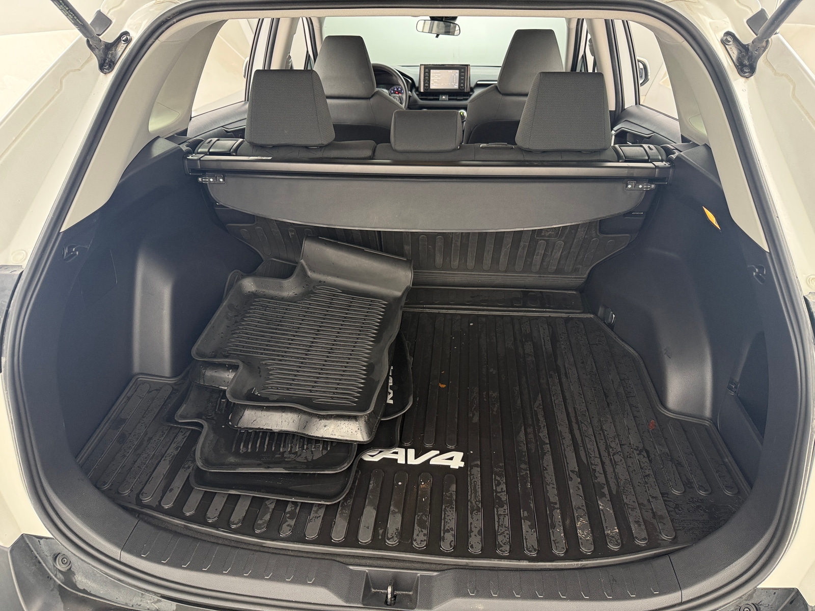 Thumbnail: 2019 Toyota RAV4 - 7