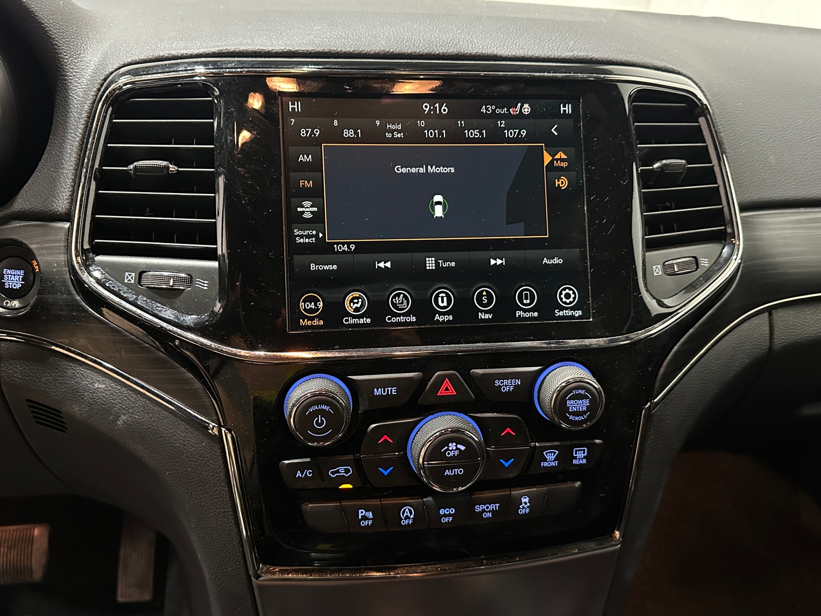 Thumbnail: 2020 Jeep Grand Cherokee - 3