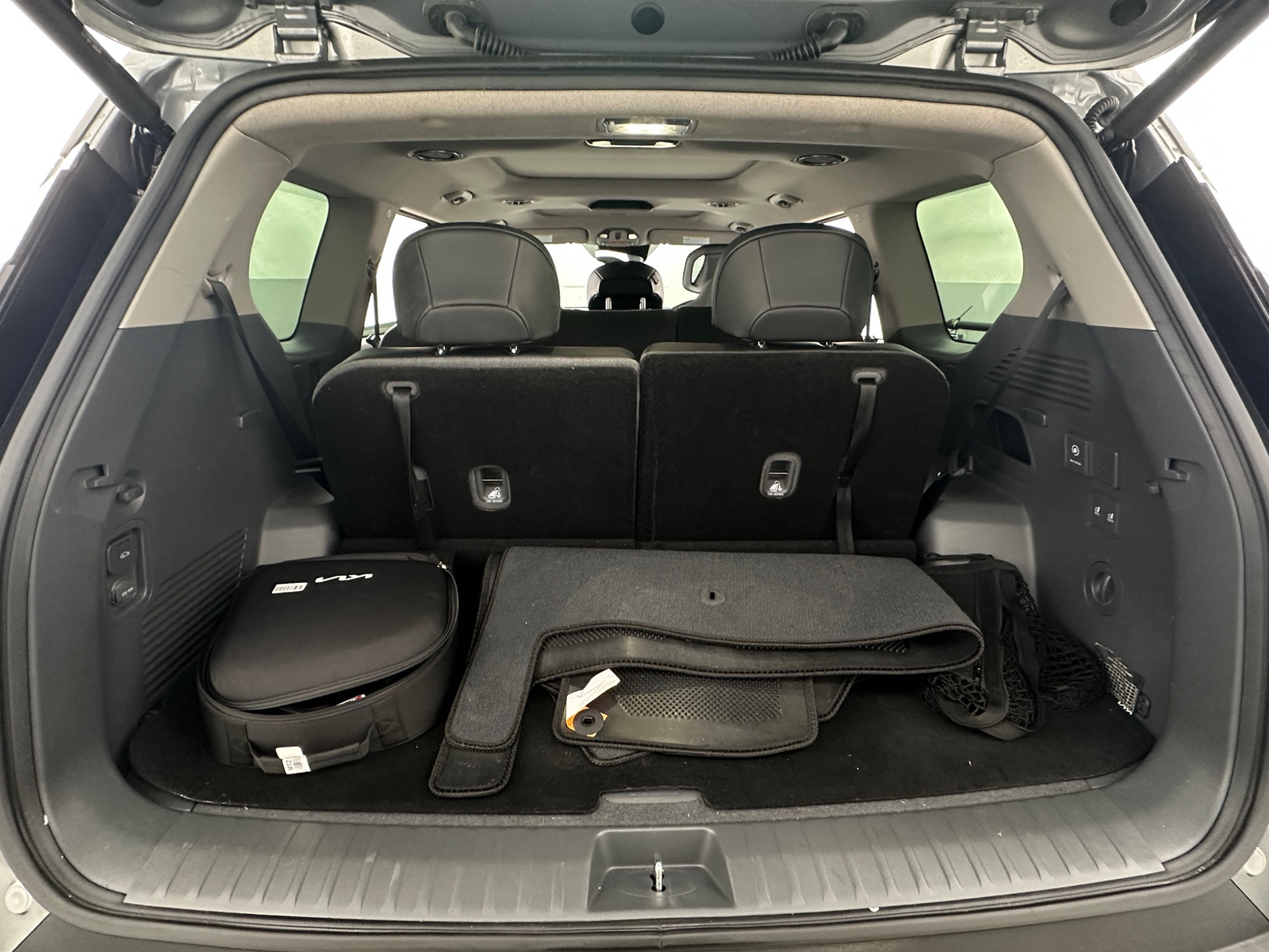 Thumbnail: 2024 Kia EV9 - 6