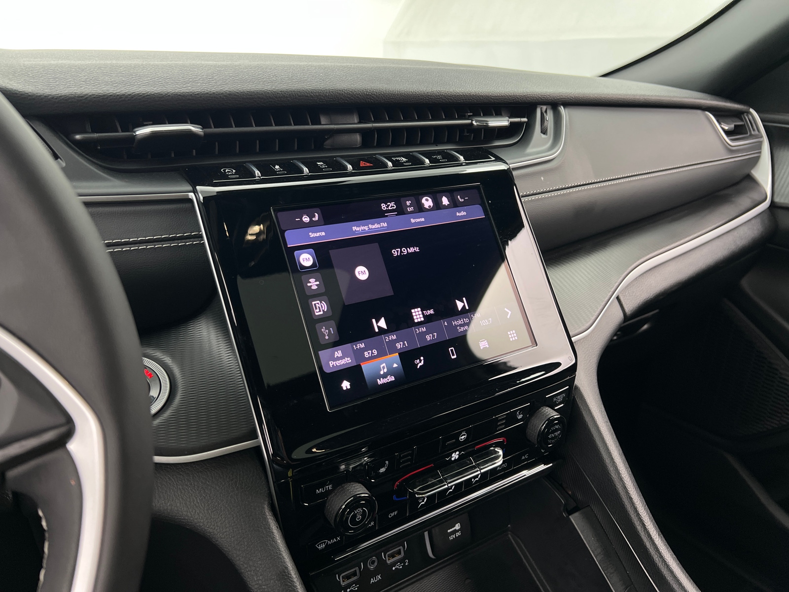 Thumbnail: 2025 Jeep Grand Cherokee - 3