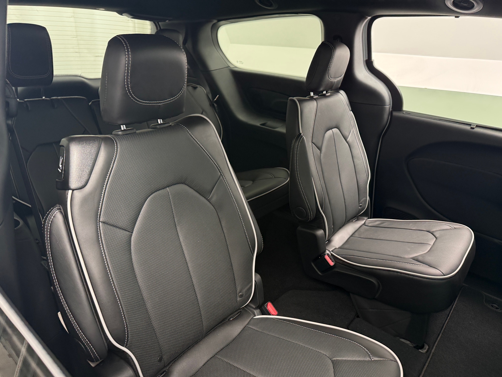 Thumbnail: 2026 Chrysler Pacifica - 5