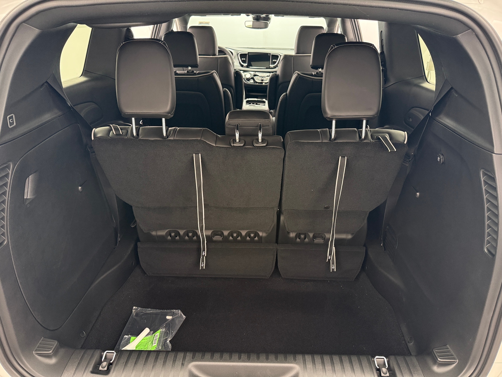 Thumbnail: 2026 Chrysler Pacifica - 6