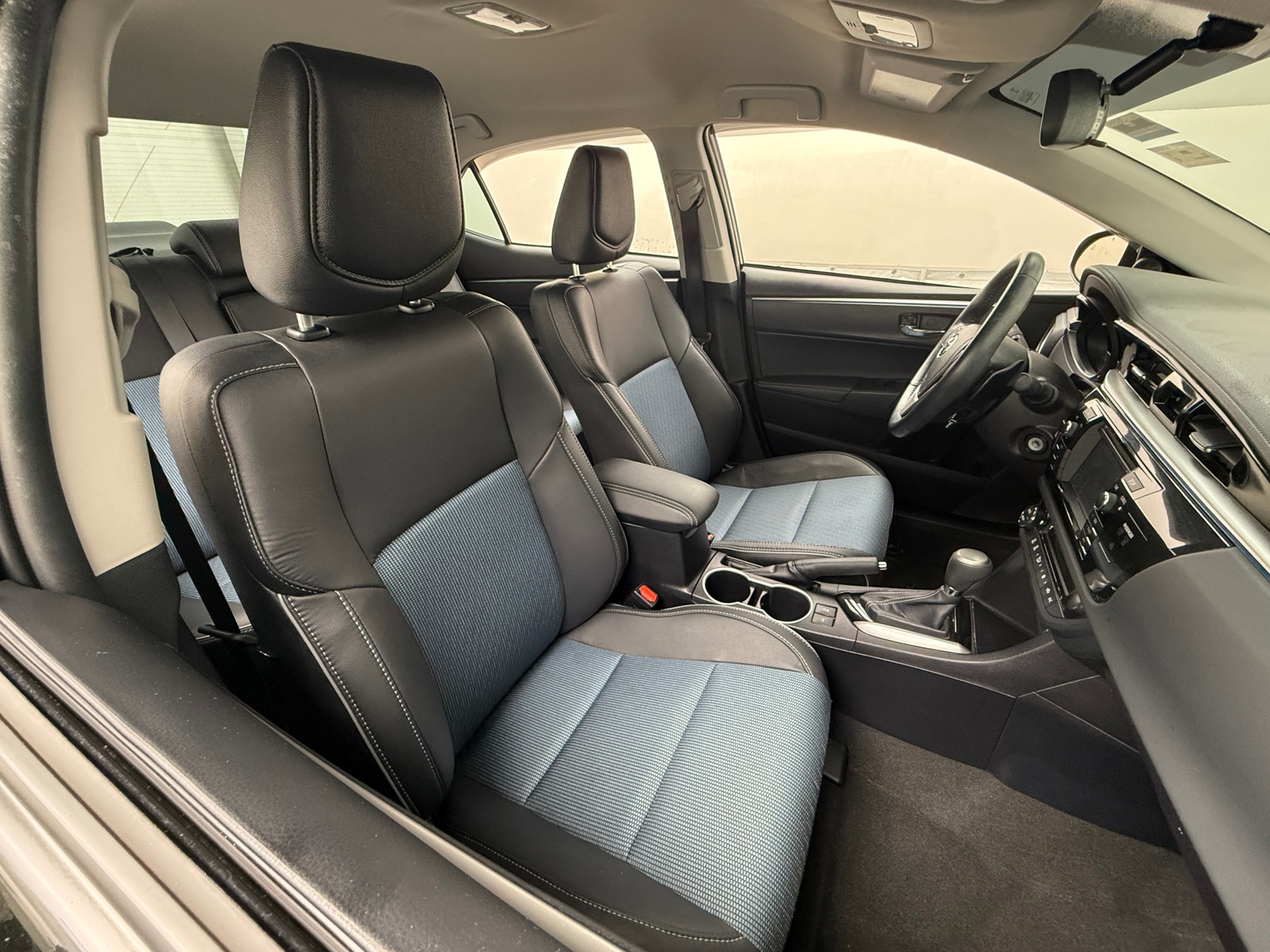 Thumbnail: 2016 Toyota Corolla - 2