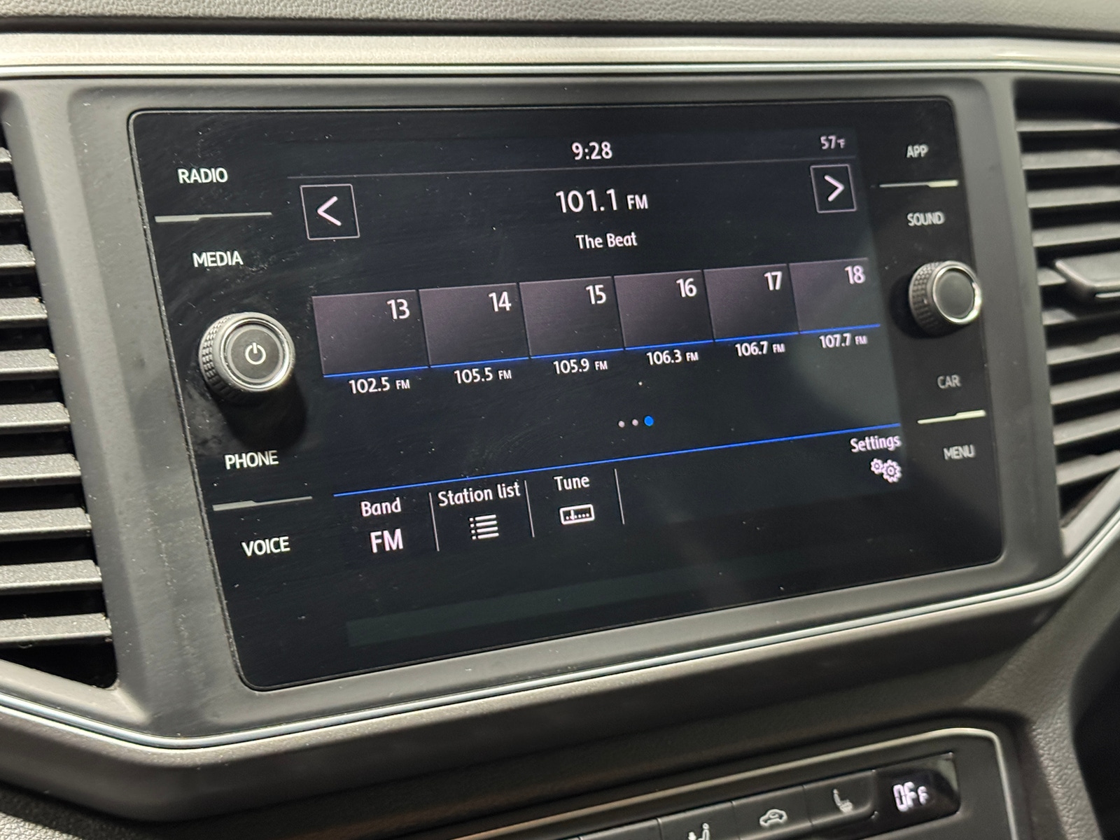 Thumbnail: 2019 Volkswagen Atlas - 3