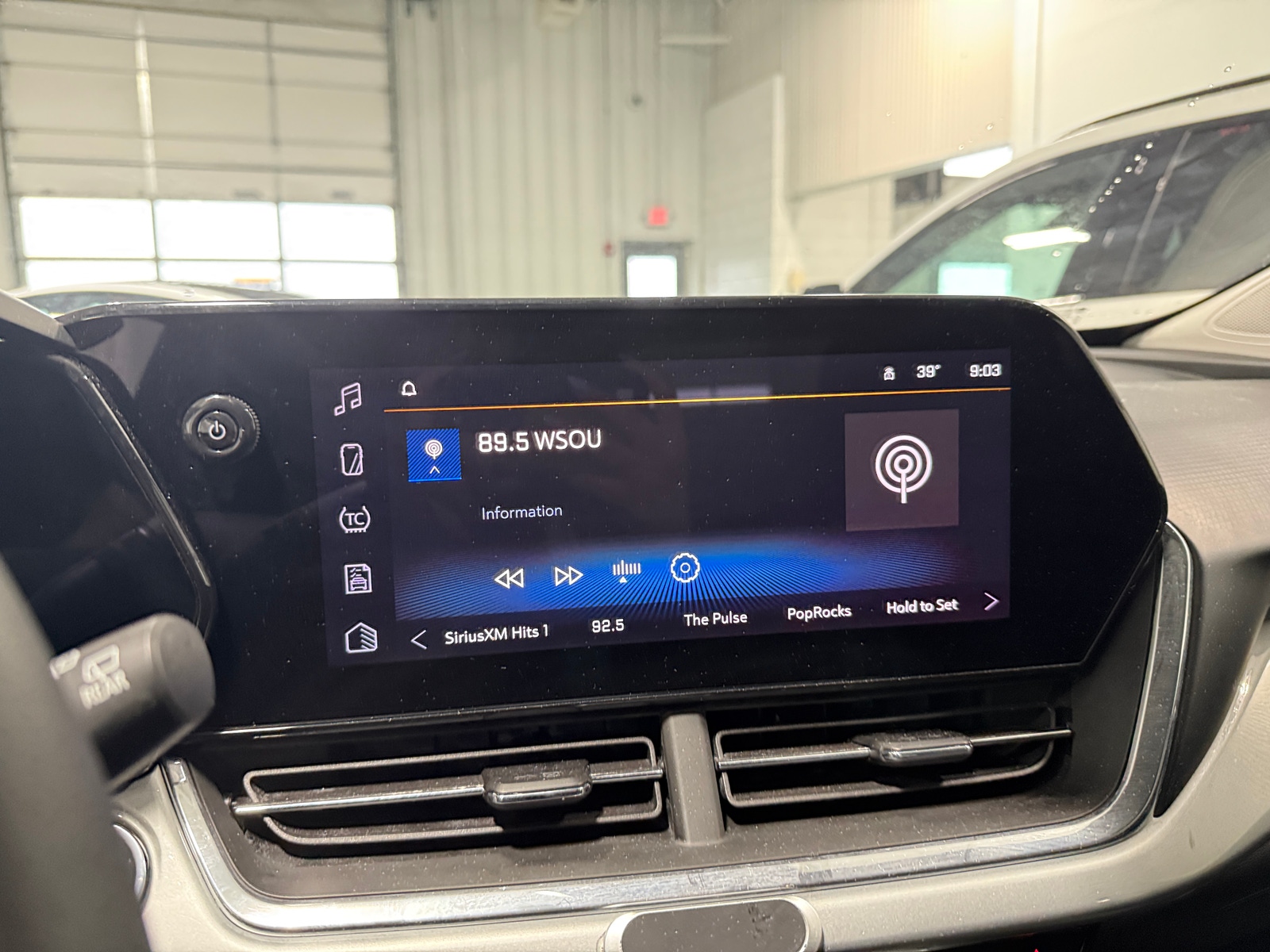 Thumbnail: 2025 Chevrolet Trax - 4