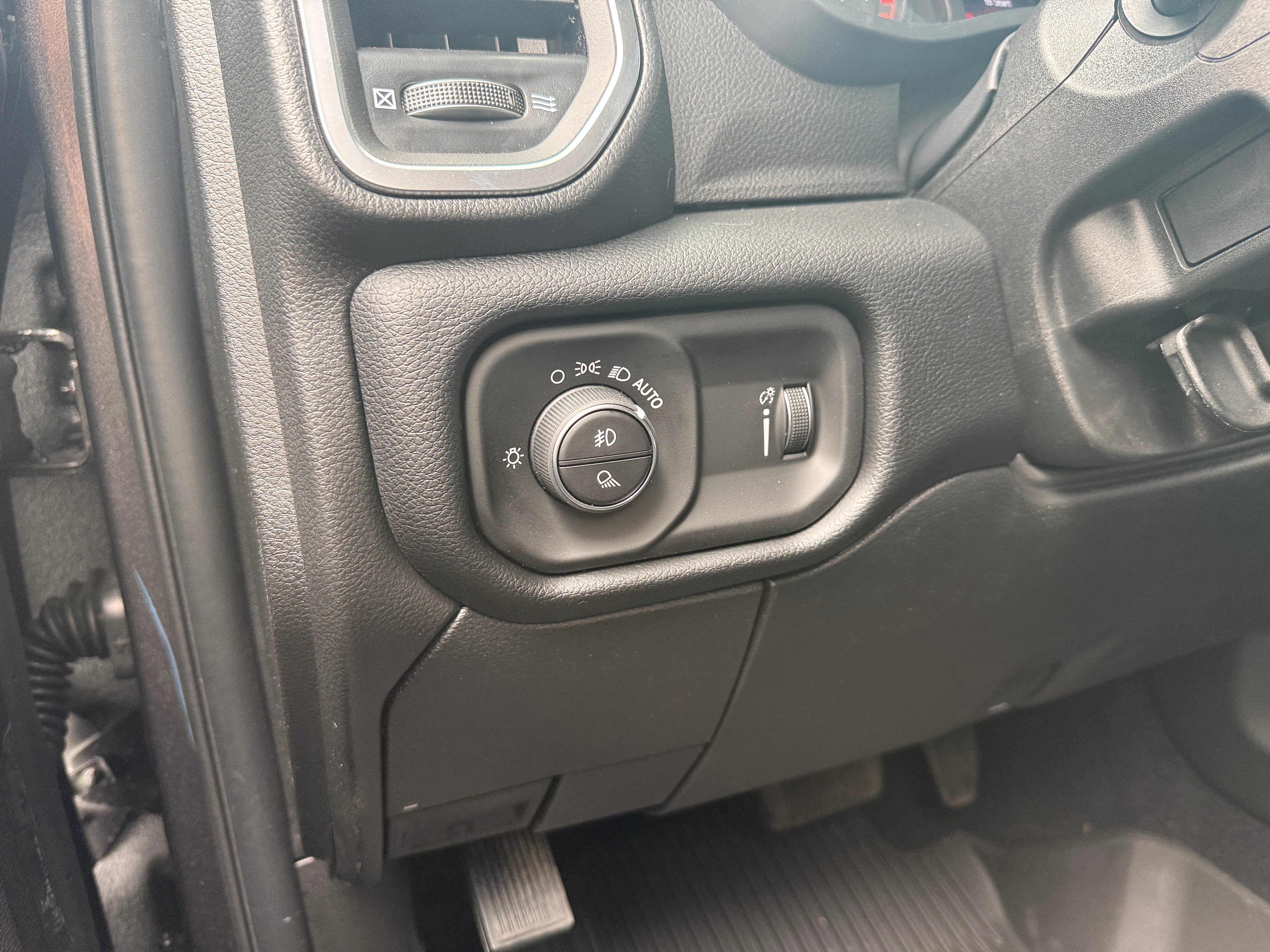 2026 RAM 2500 Big Horn - Photo 4
