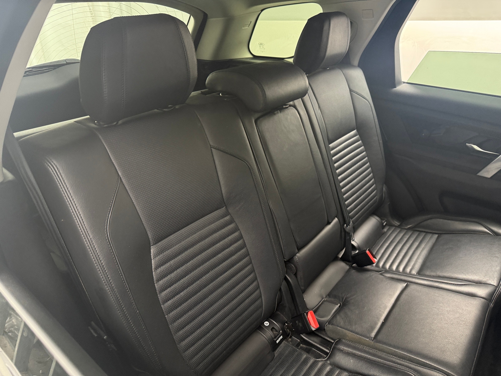 Thumbnail: 2020 Land Rover Discovery Sport - 5