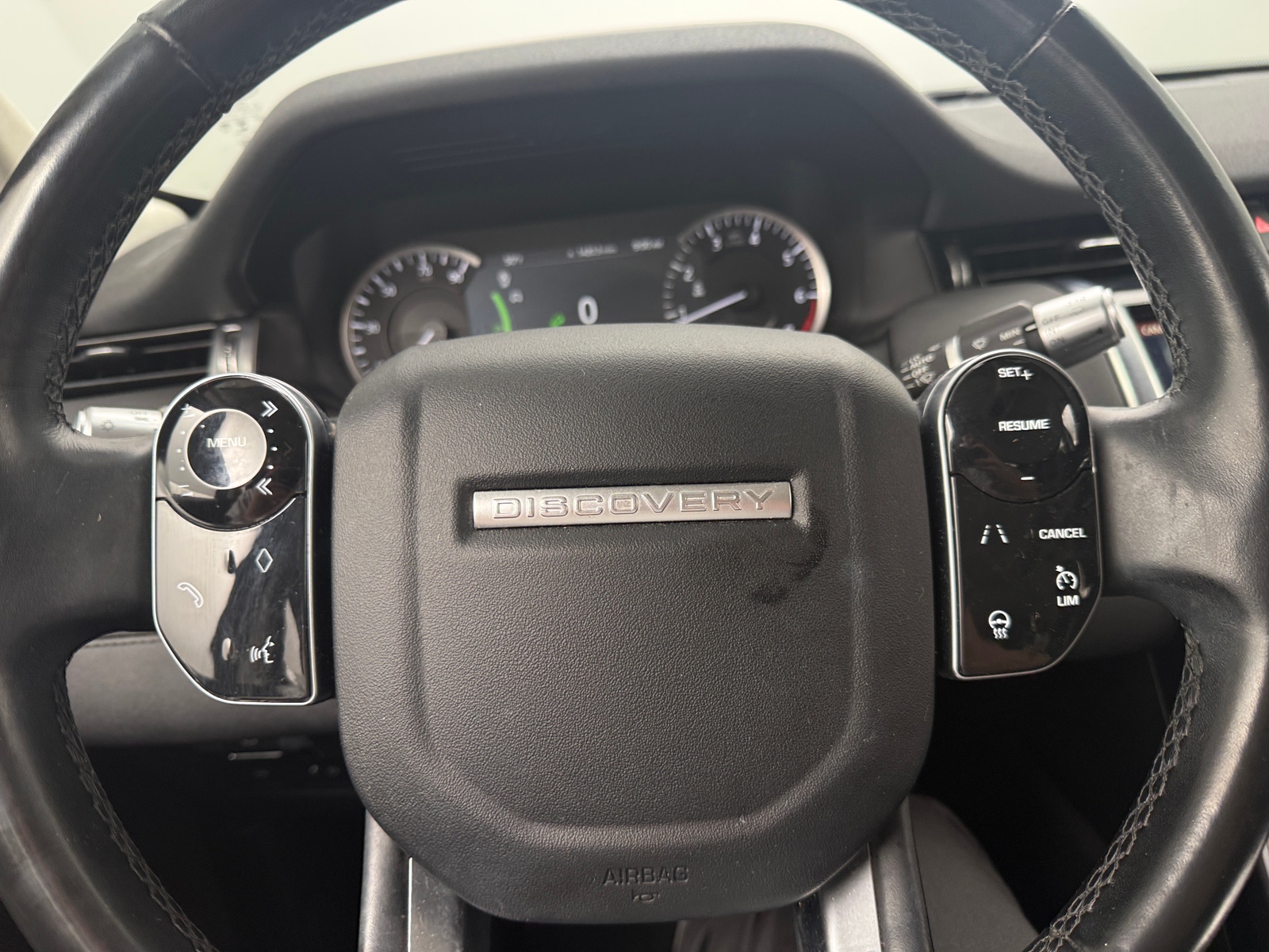 Thumbnail: 2020 Land Rover Discovery Sport - 4