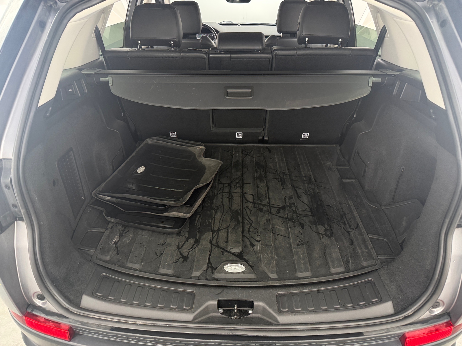 Thumbnail: 2020 Land Rover Discovery Sport - 6