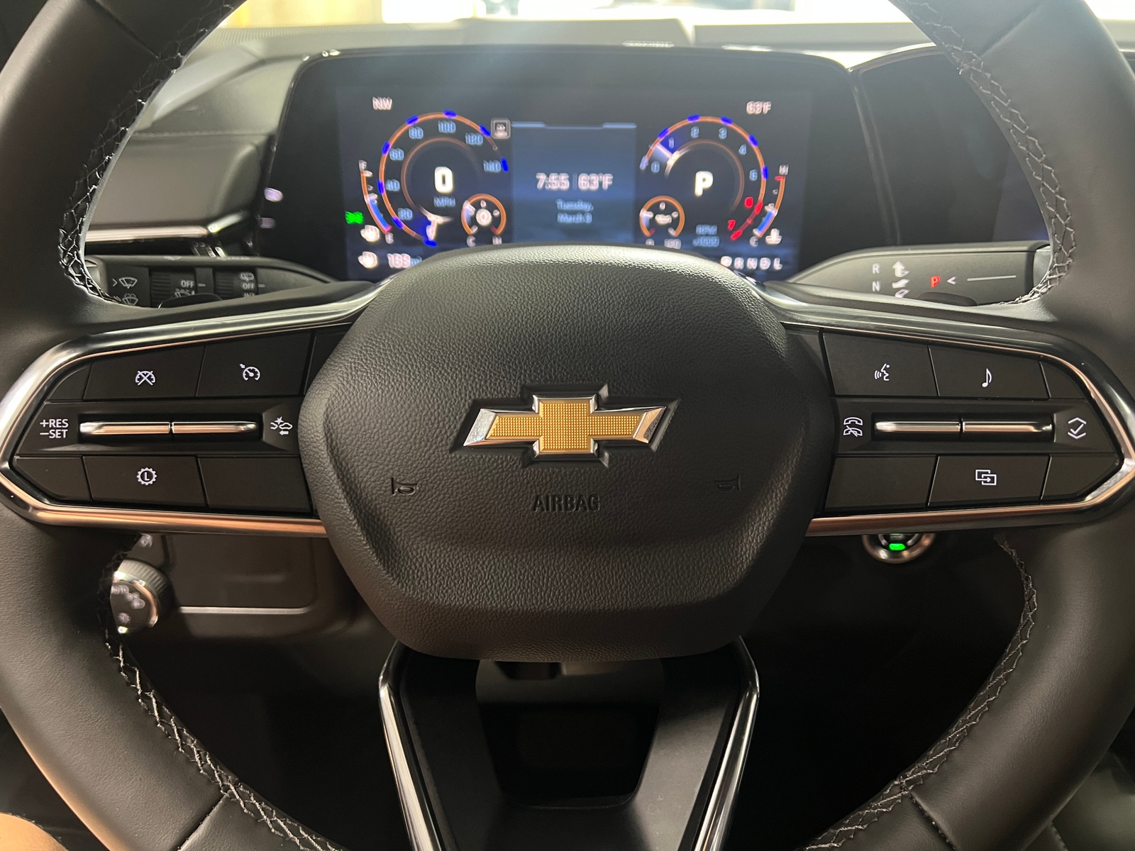 Thumbnail: 2025 Chevrolet Suburban - 5