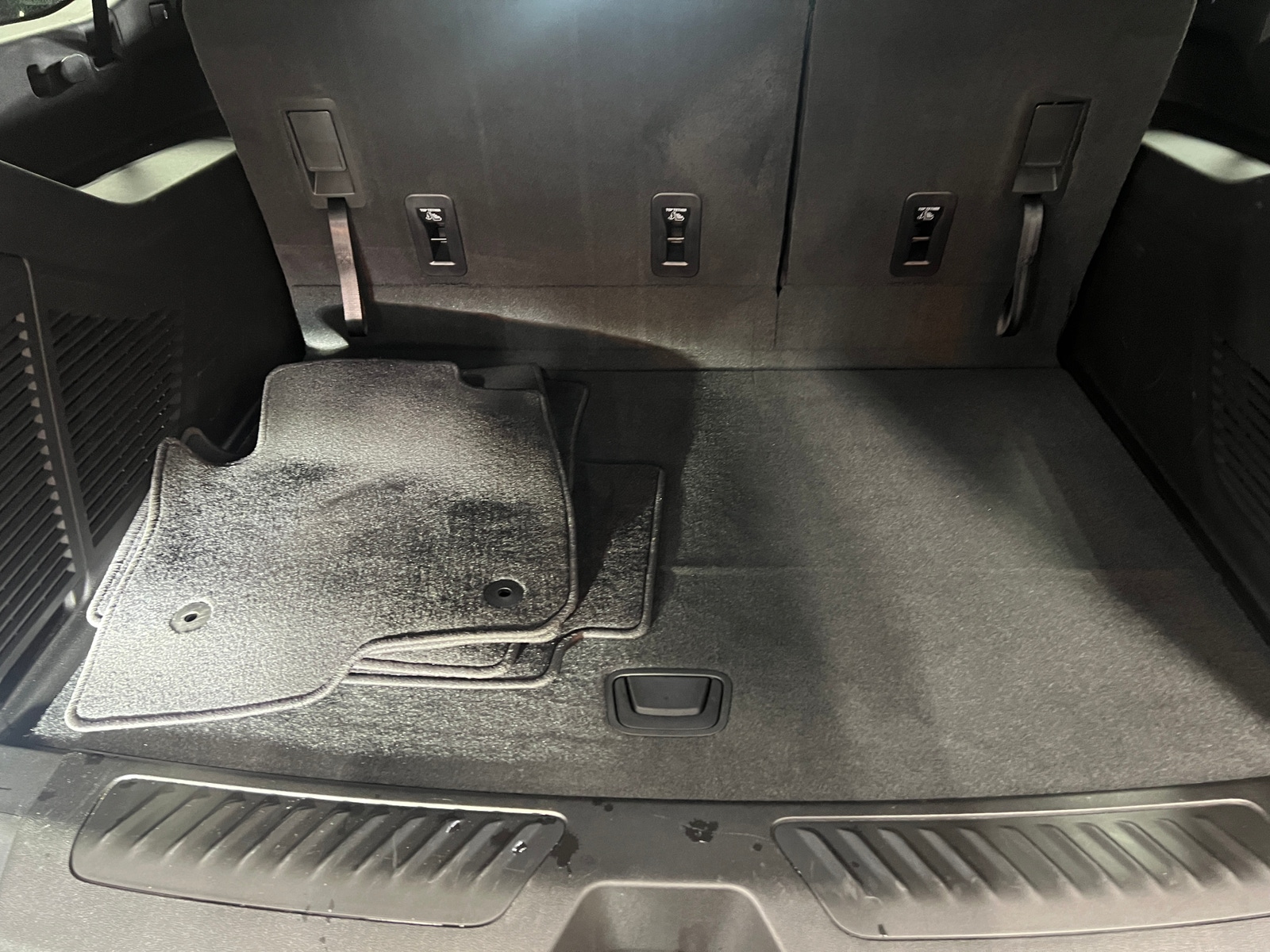 Thumbnail: 2025 Chevrolet Suburban - 7