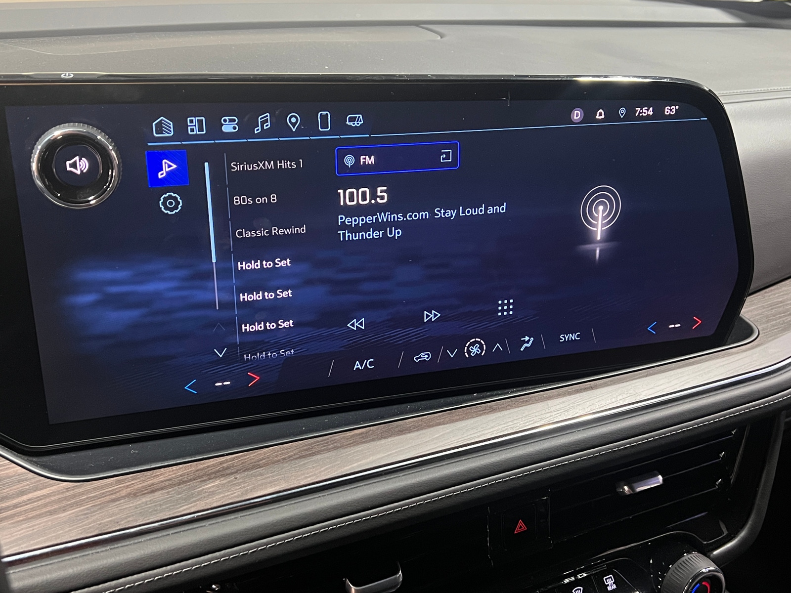 Thumbnail: 2025 Chevrolet Suburban - 4