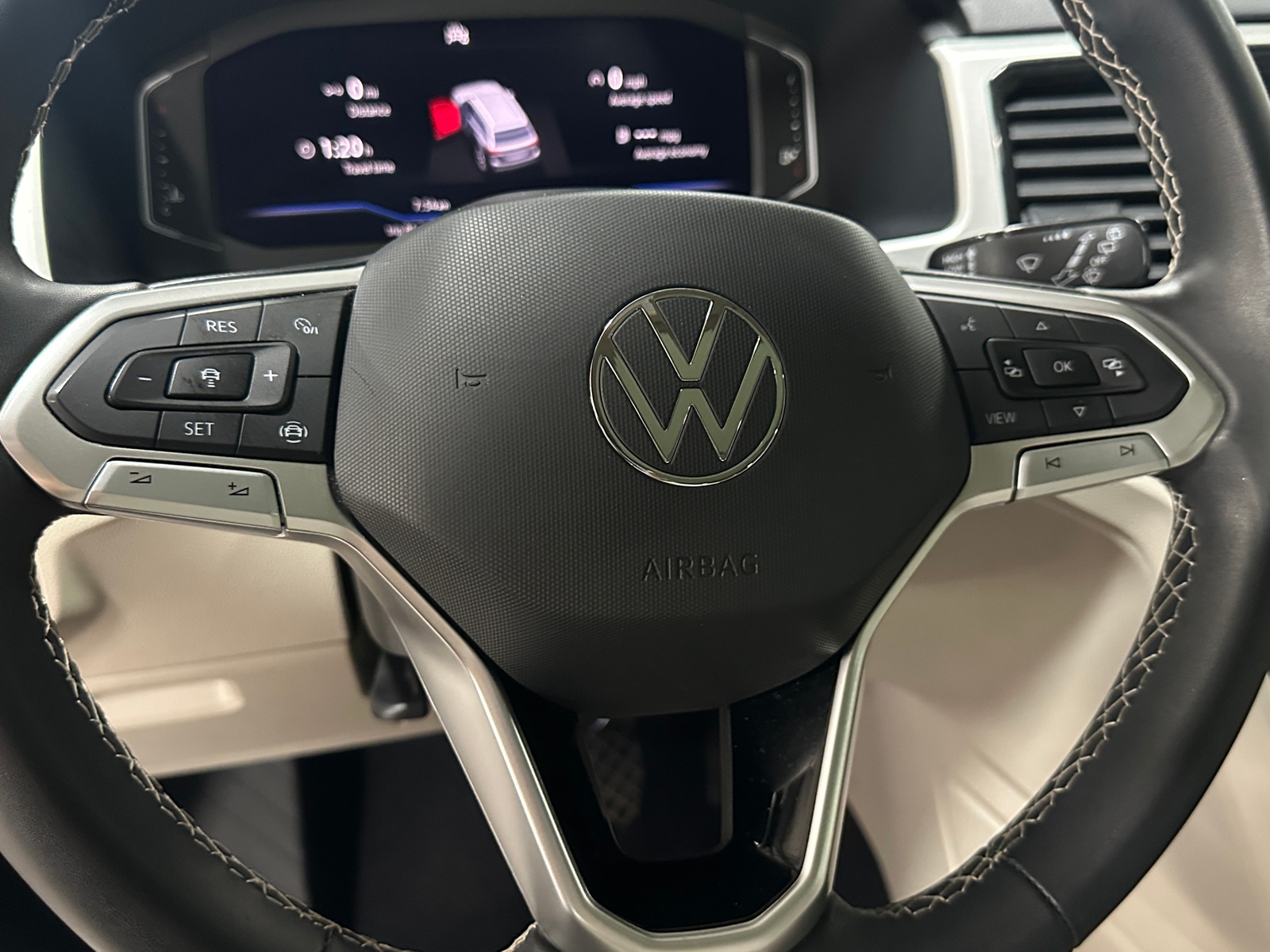 Thumbnail: 2023 Volkswagen Atlas - 4