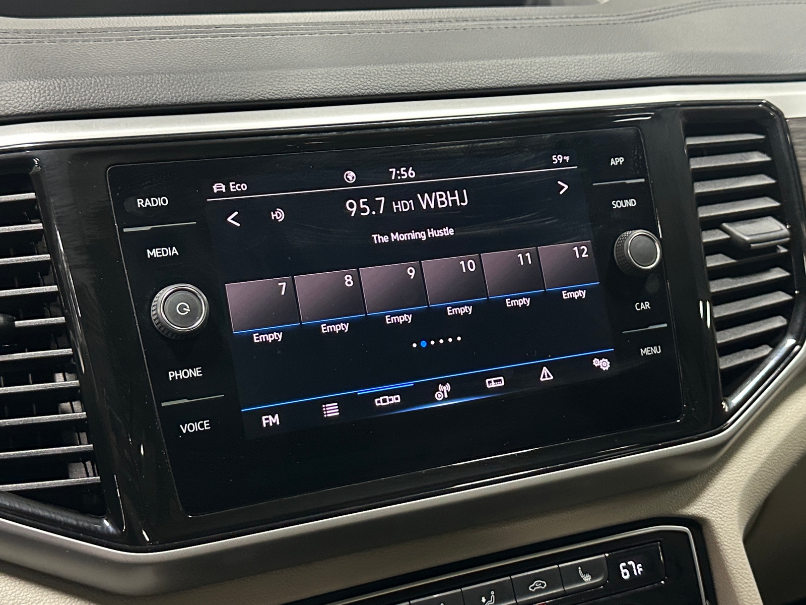 Thumbnail: 2023 Volkswagen Atlas - 3