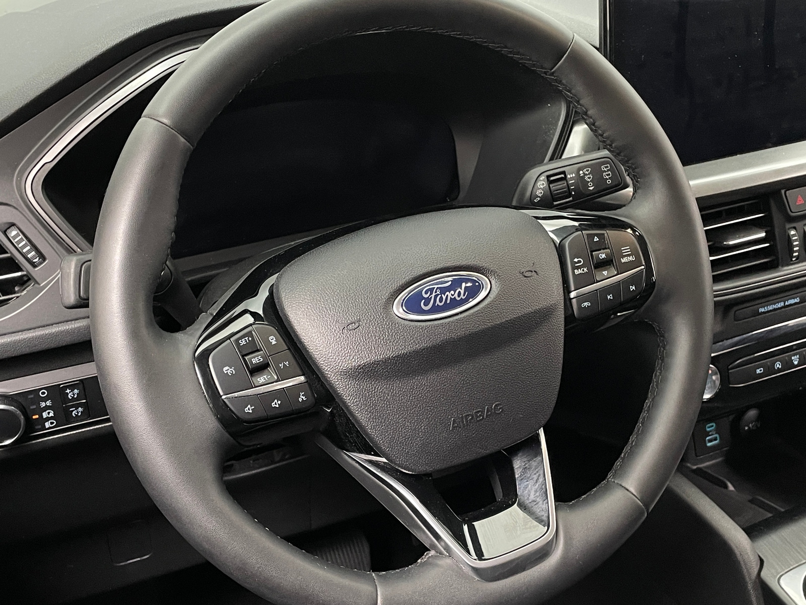 Thumbnail: 2023 Ford Escape - 5