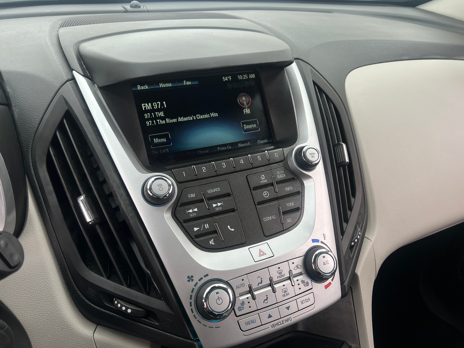 Thumbnail: 2017 Chevrolet Equinox - 4