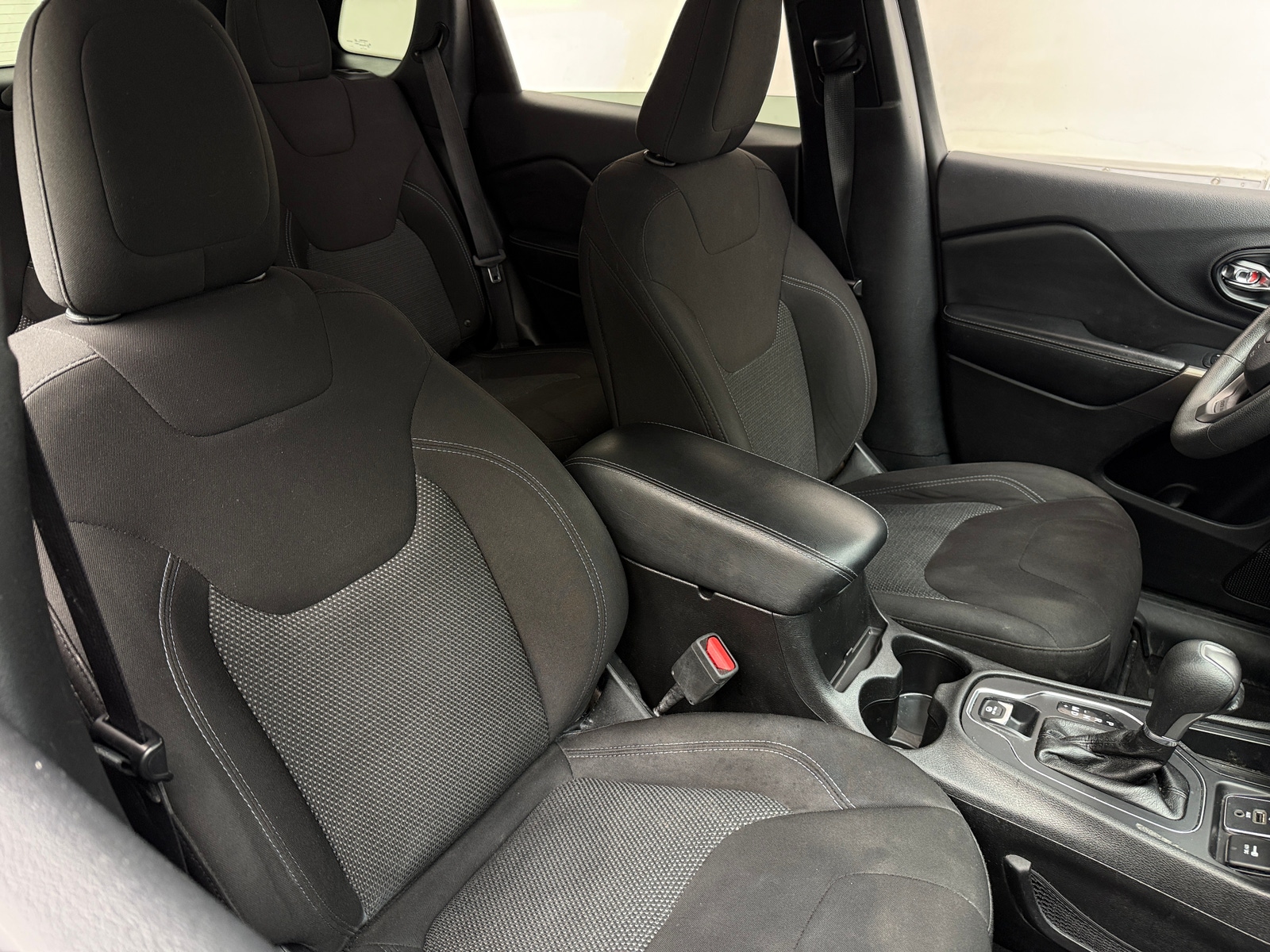 Thumbnail: 2019 Jeep Cherokee - 2