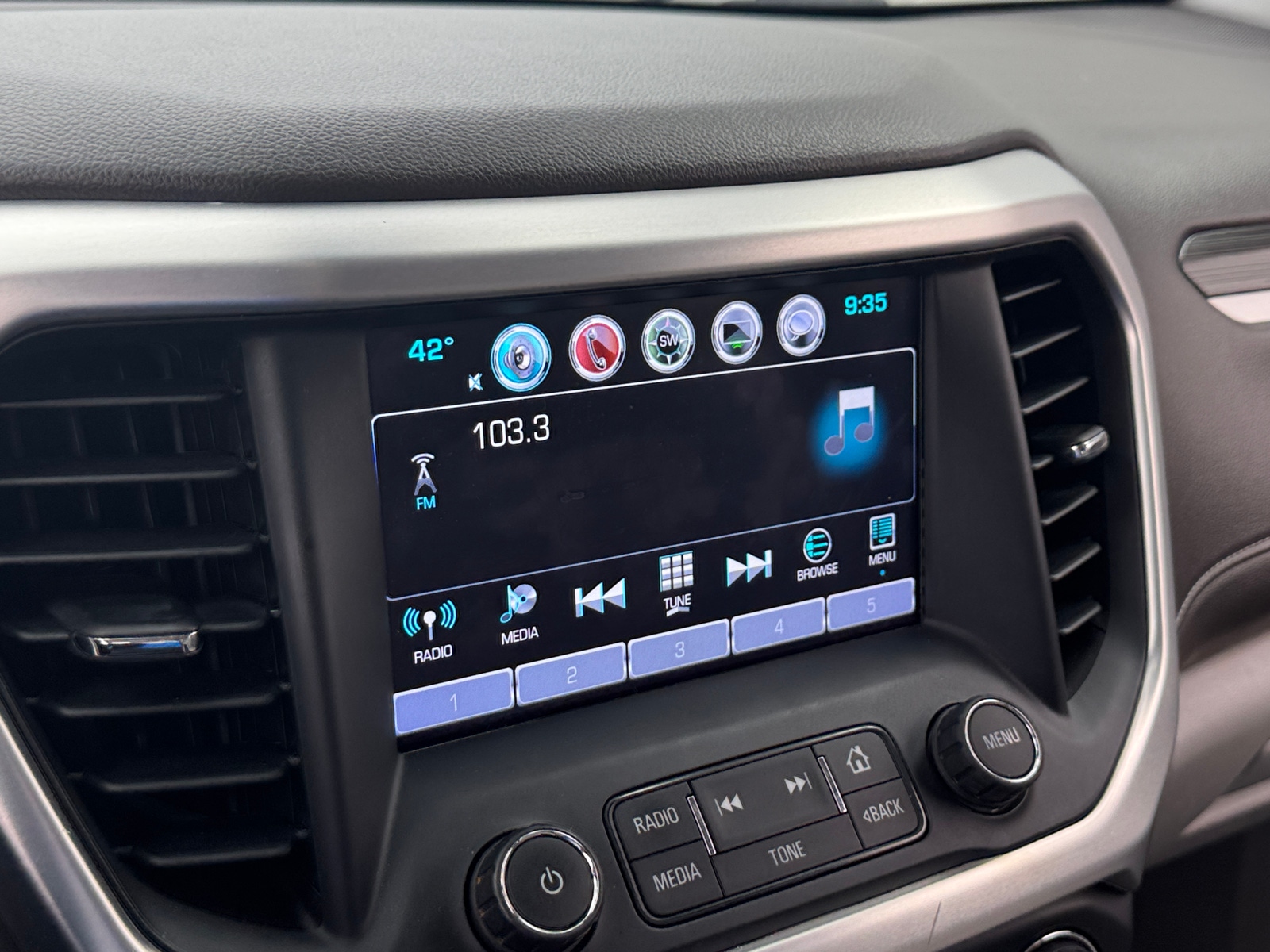 Thumbnail: 2017 GMC Acadia - 3