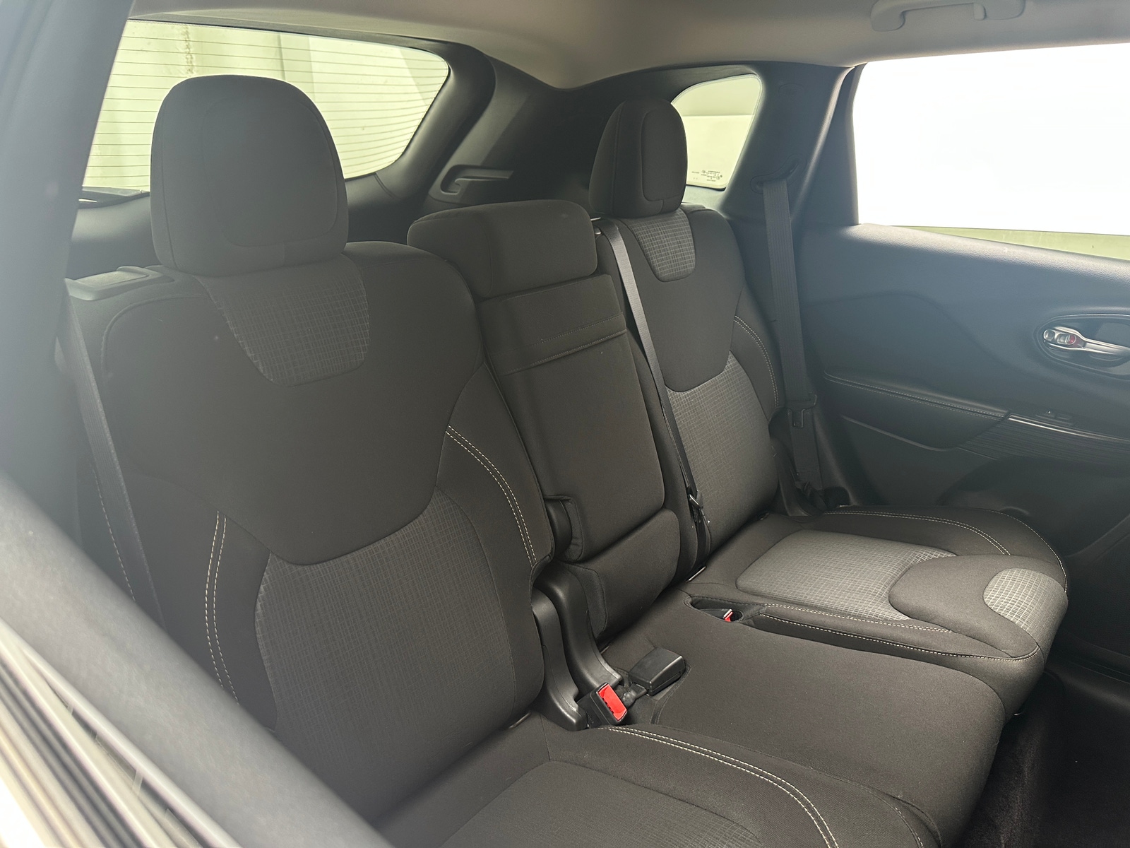 Thumbnail: 2016 Jeep Cherokee - 6