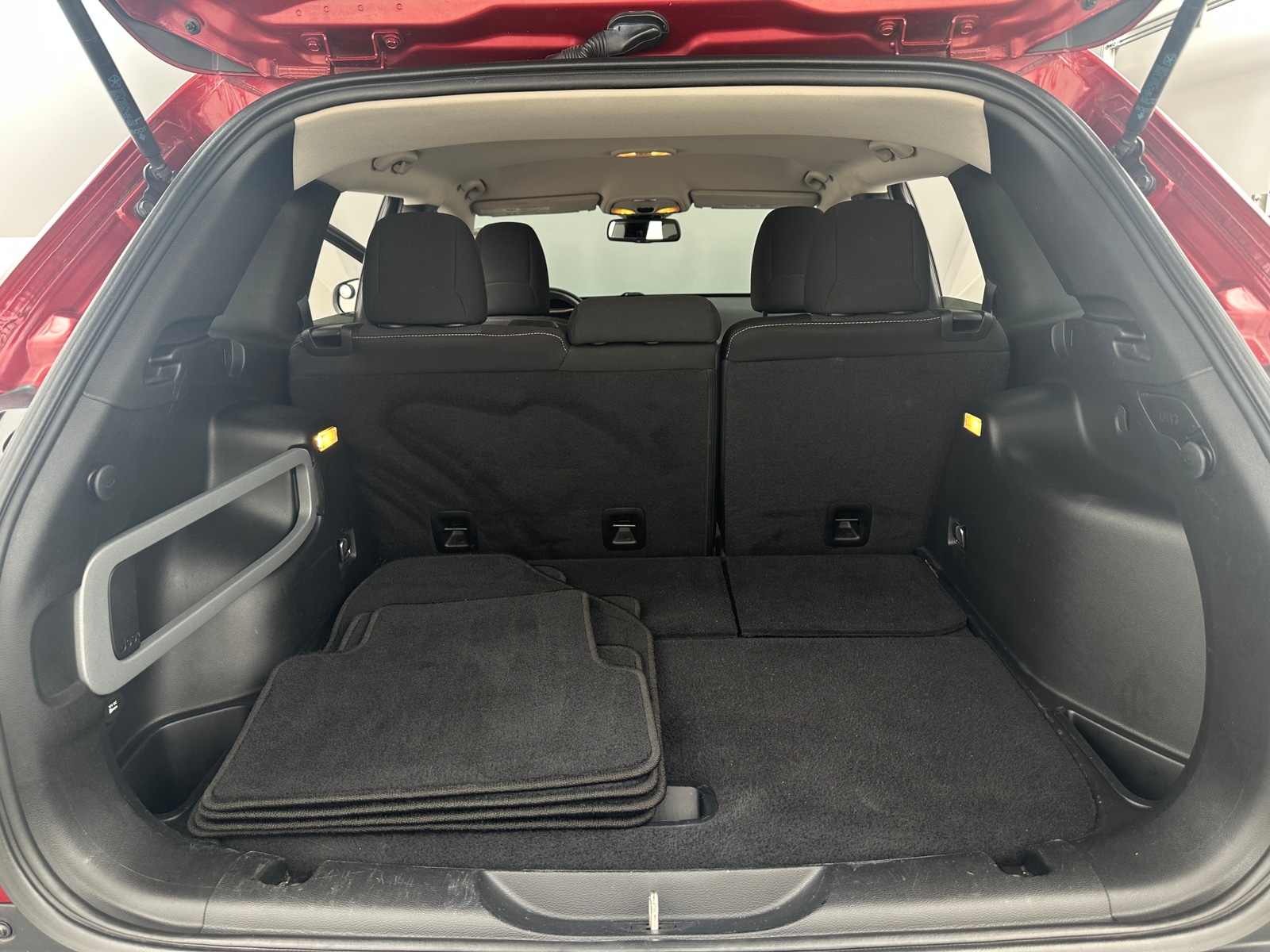 Thumbnail: 2016 Jeep Cherokee - 7