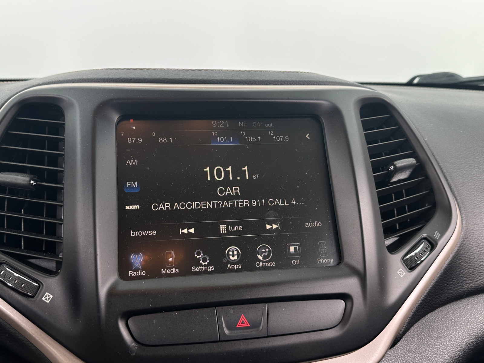 Thumbnail: 2016 Jeep Cherokee - 4